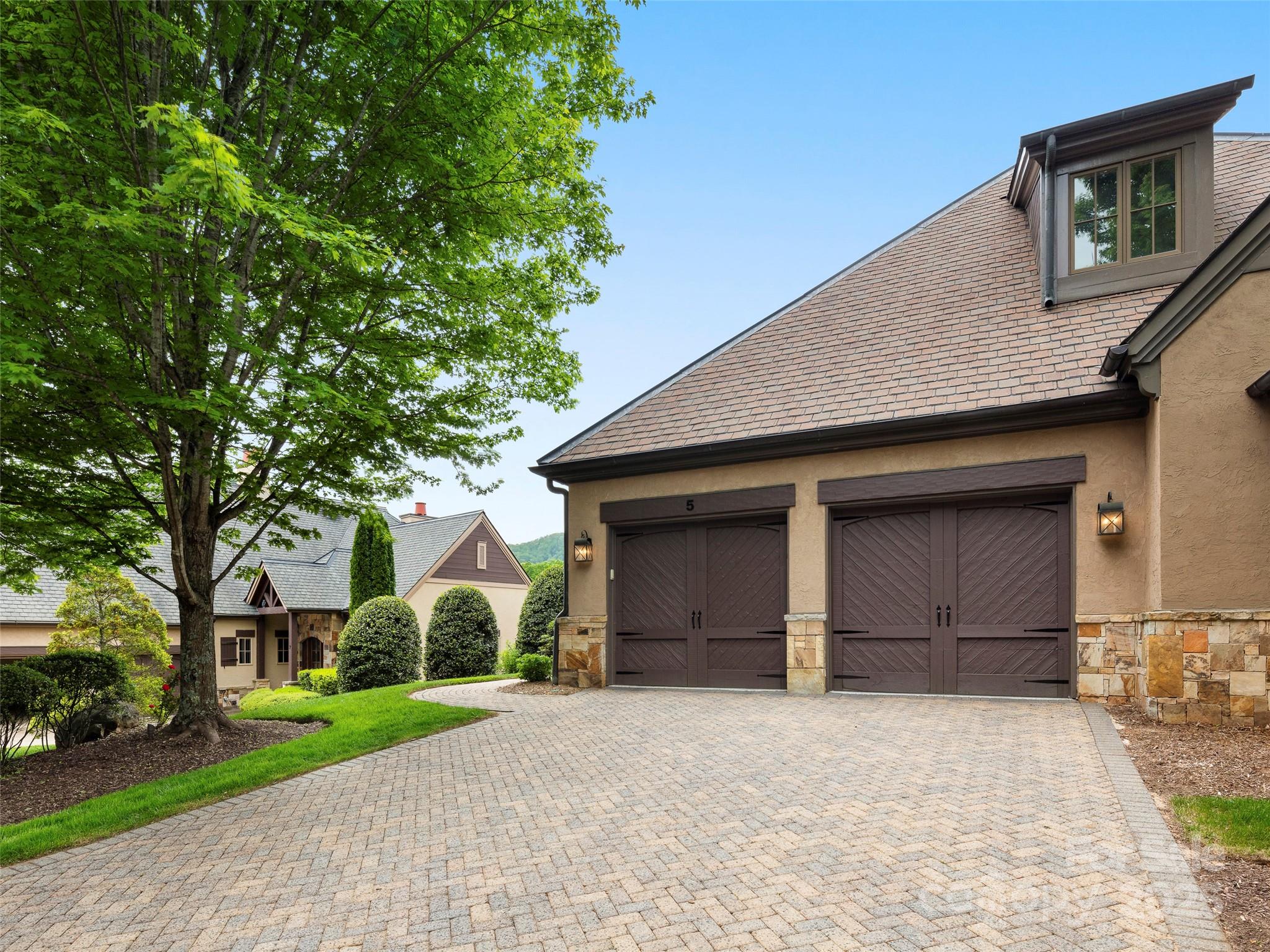 5 Chedworth Way