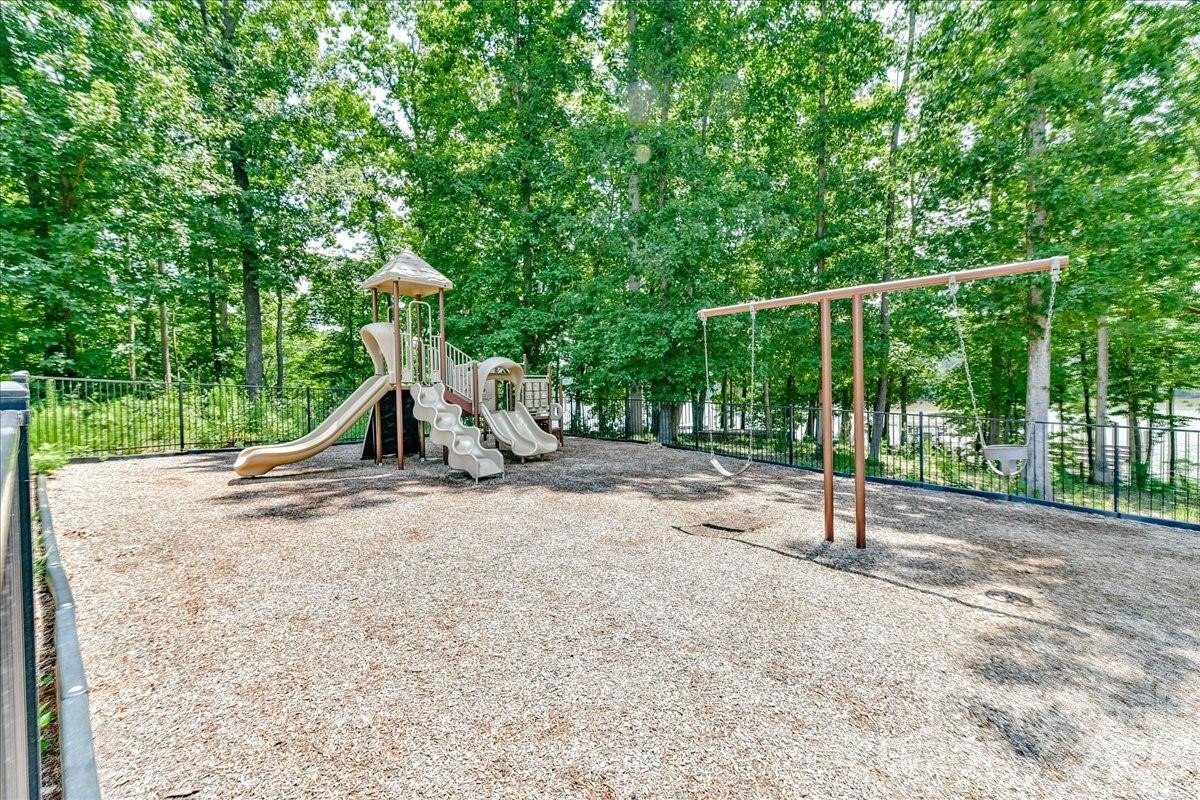 The Vineyards on Lake Wylie - Residential