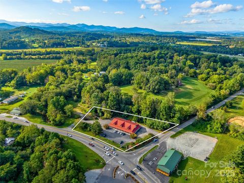 271 Old Barn Road Hendersonville NC 28791