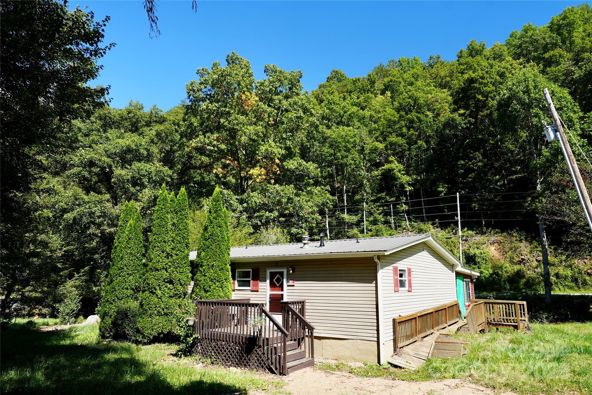320 Pacer Trail