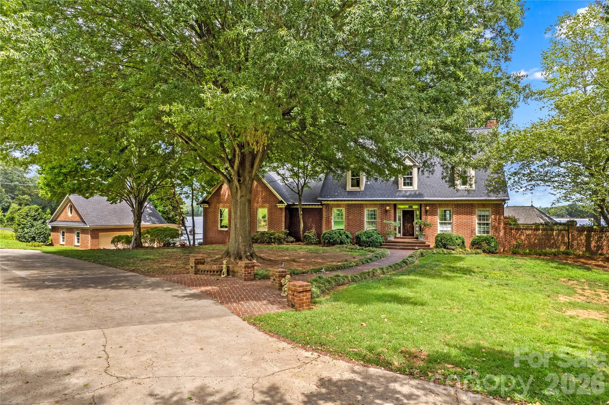 810 Fox Hollow Lane
