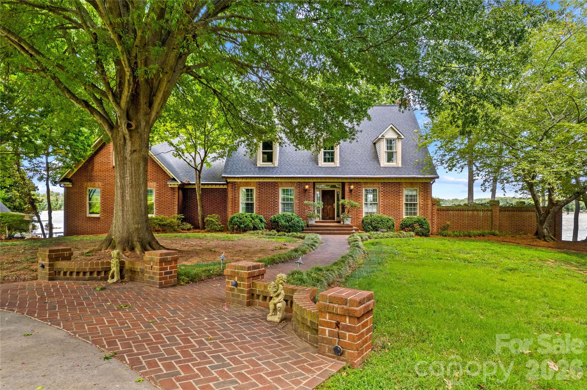 810 Fox Hollow Lane