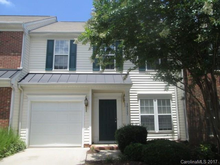 Great Location near Ballantyne, very nice Pool in complex, 1 Car Garage! Pet fee is per pet that does not exceed 30 lbs.