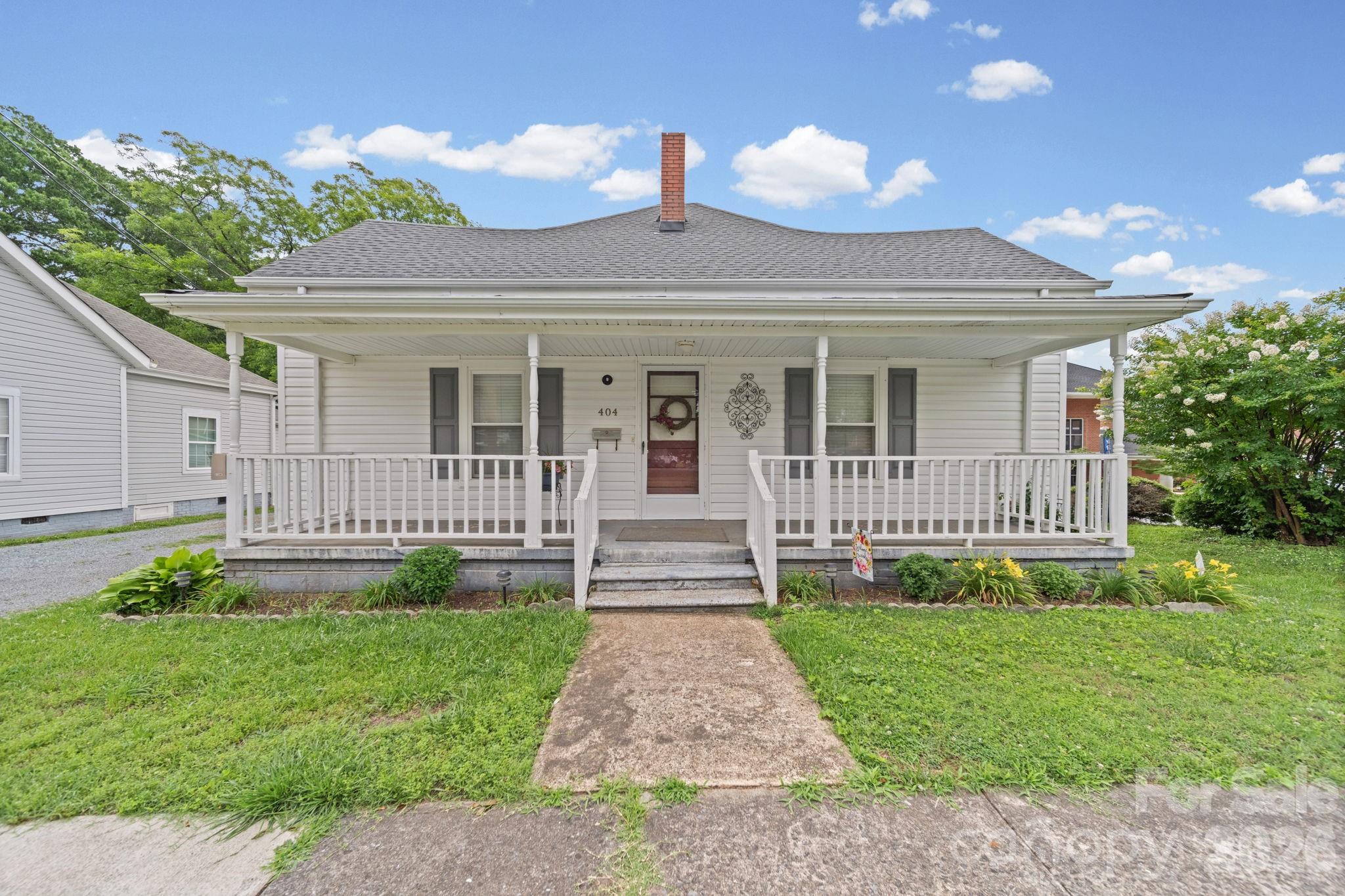 Photo 1 of 30 — 404 N Jones Avenue, Rock Hill, SC 29730