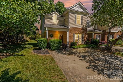 Photo of 1309 Anthem Court, Charlotte, NC 28205 (MLS # 4382490)
