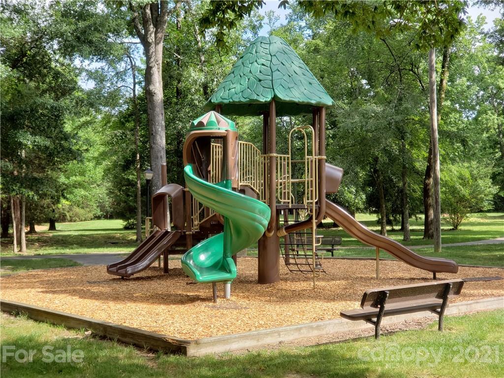 Brandon Oaks - Residential