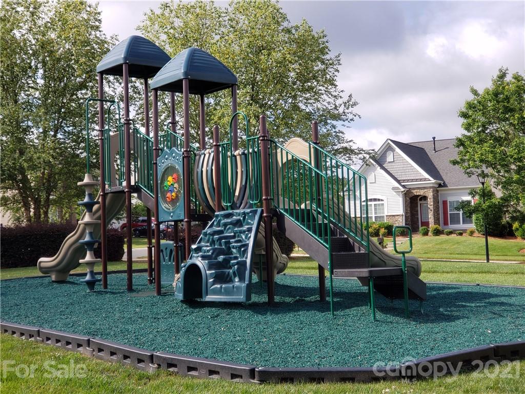 Brandon Oaks - Residential