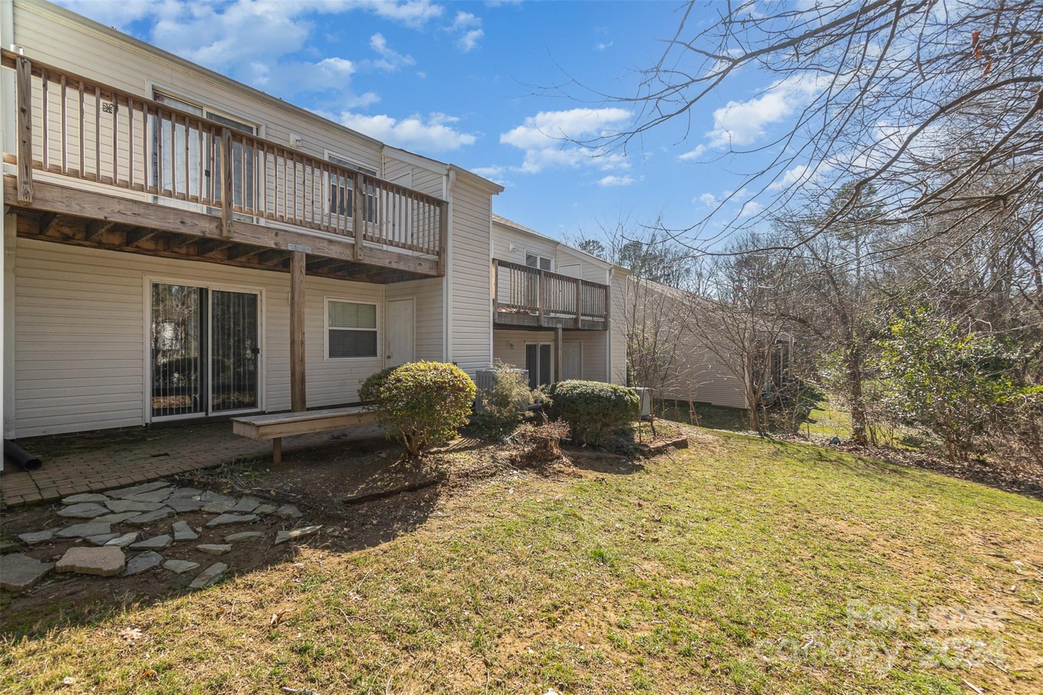 Pawtuckett on the Green - Residential Lease