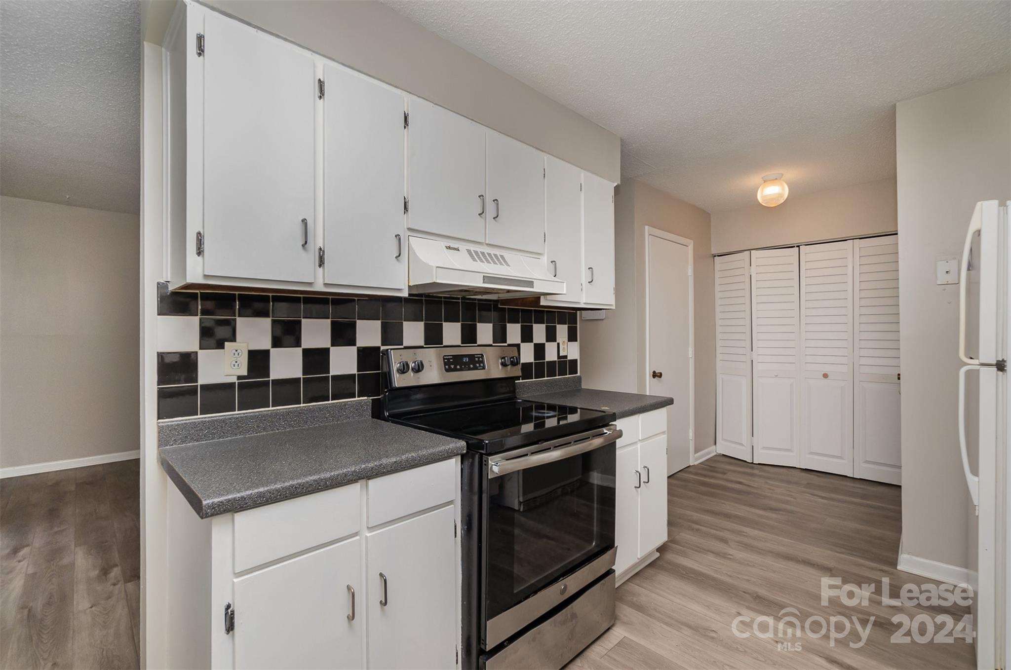 Pawtuckett on the Green - Residential Lease