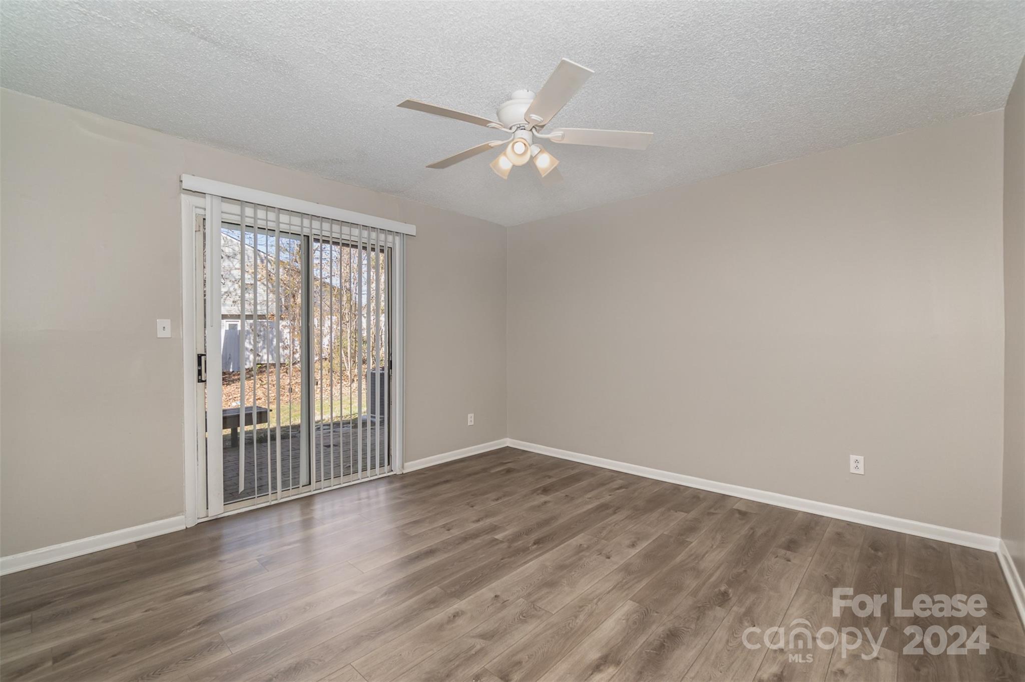 Pawtuckett on the Green - Residential Lease