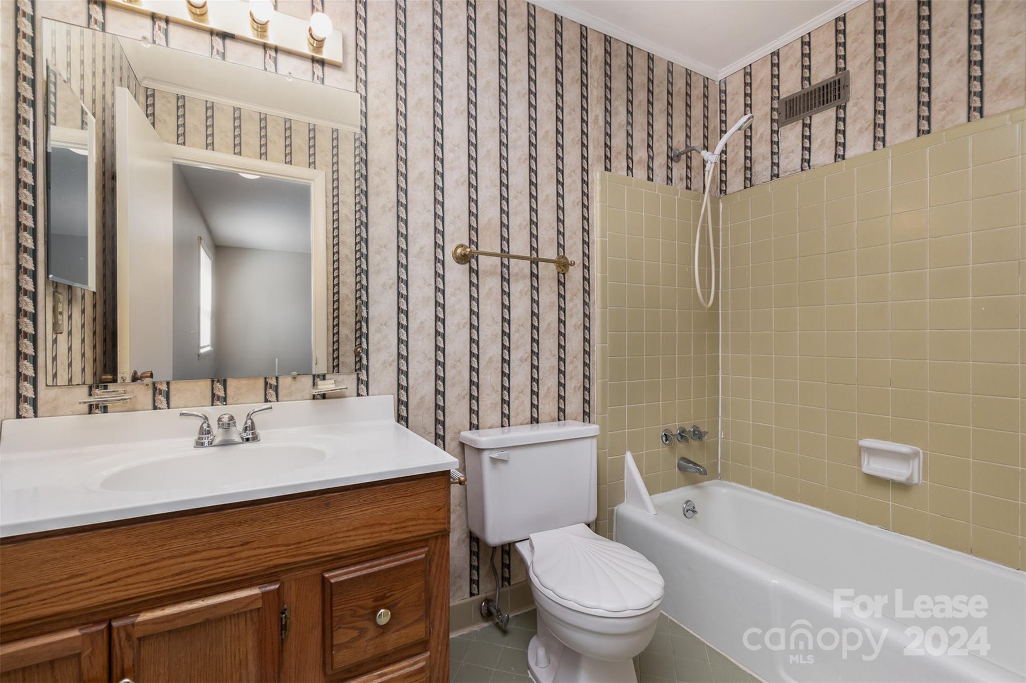 Pawtuckett on the Green - Residential Lease