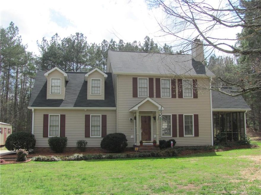 Absolutely gorgeous, 4bd/2.5ba.  Well maintained 2 story home in Clover School District. Beautiful 1 acre lot in great neighborhood.