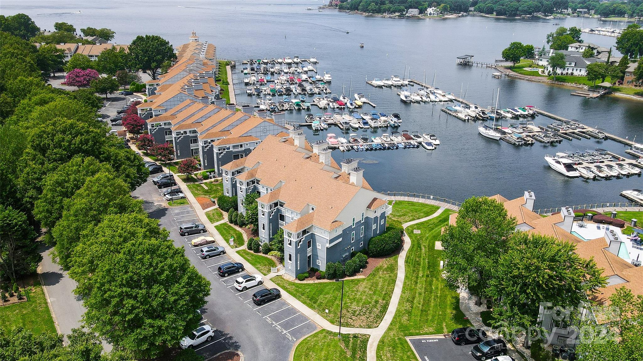 VINEYARD POINT - Residential