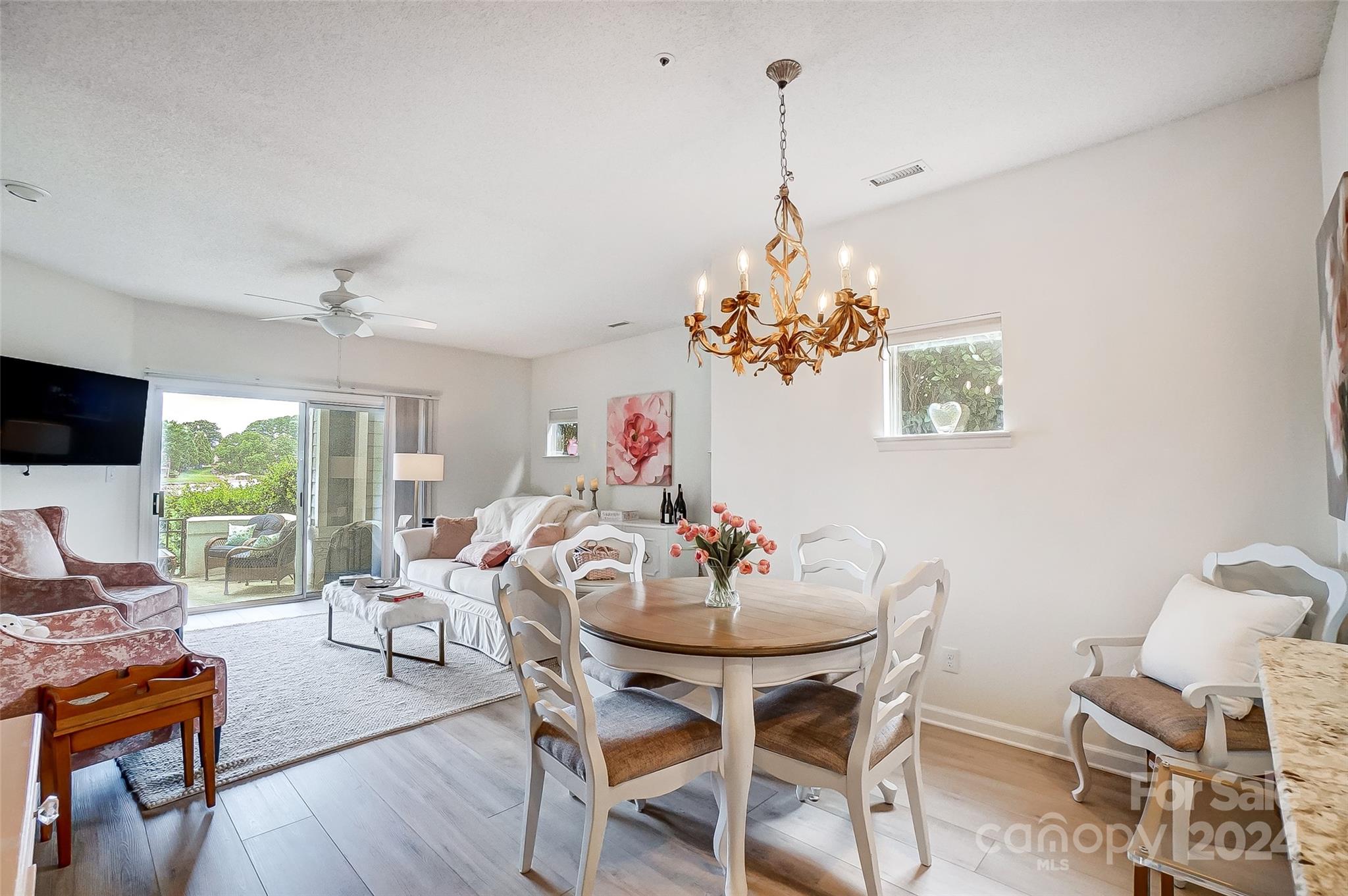 VINEYARD POINT - Residential