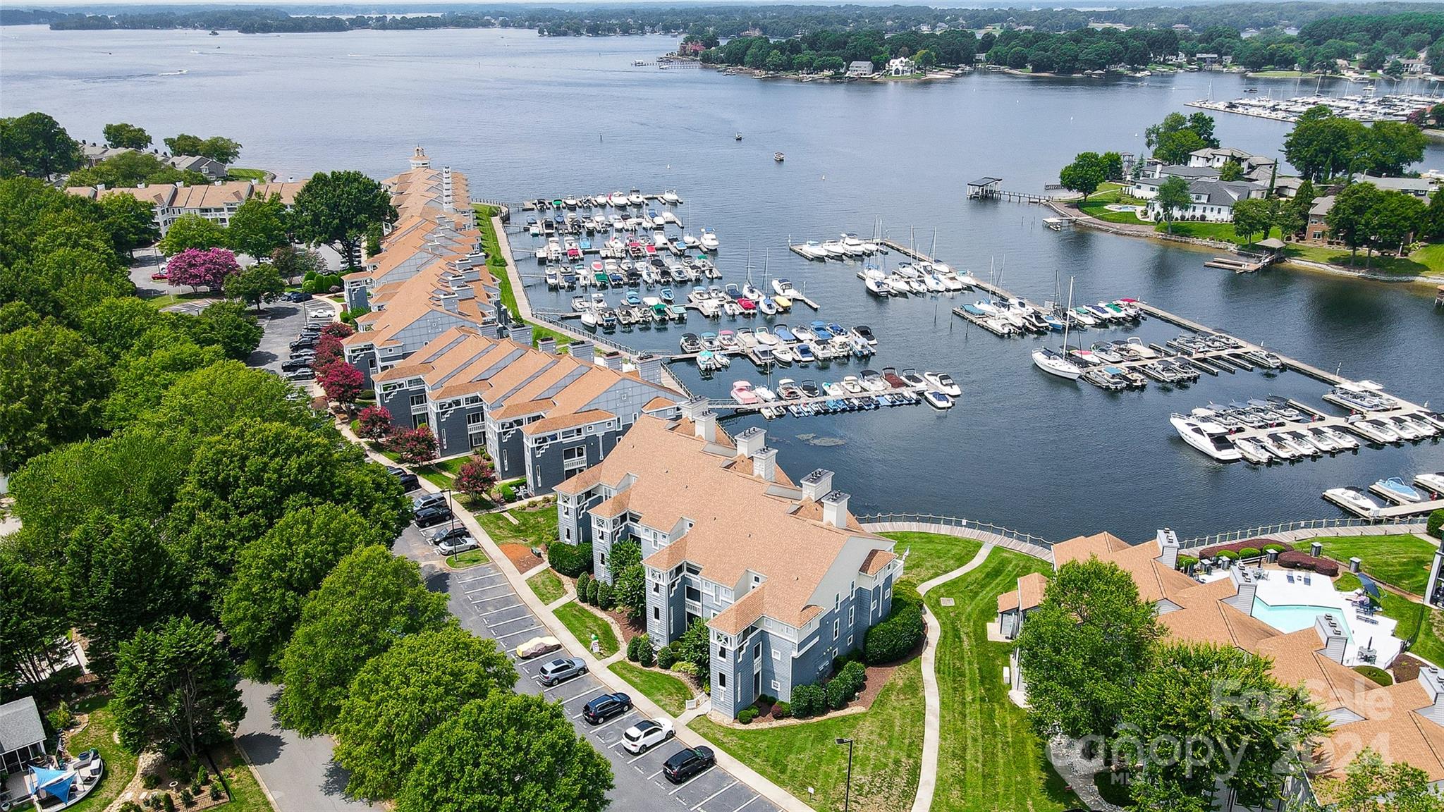VINEYARD POINT - Residential