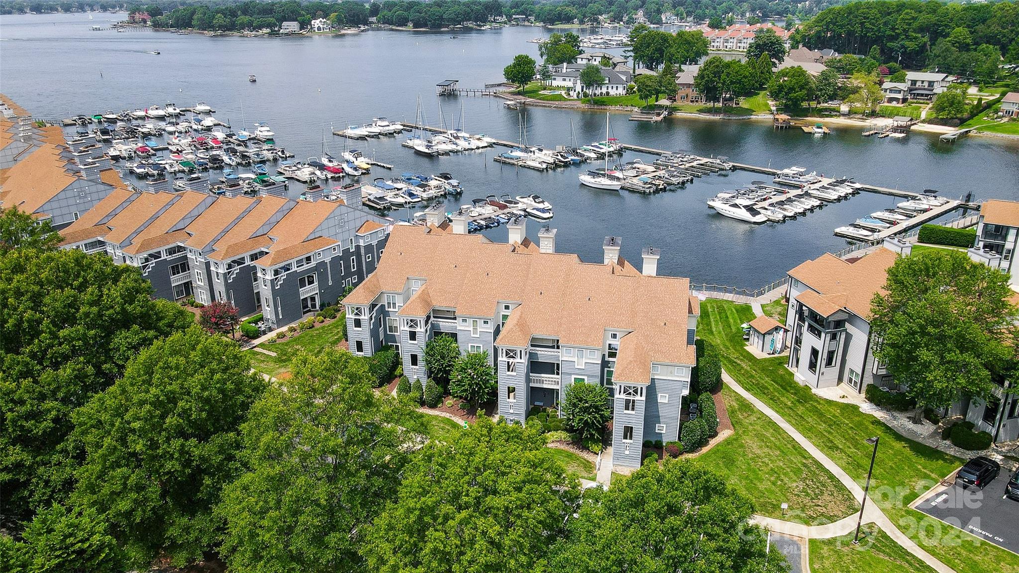 VINEYARD POINT - Residential
