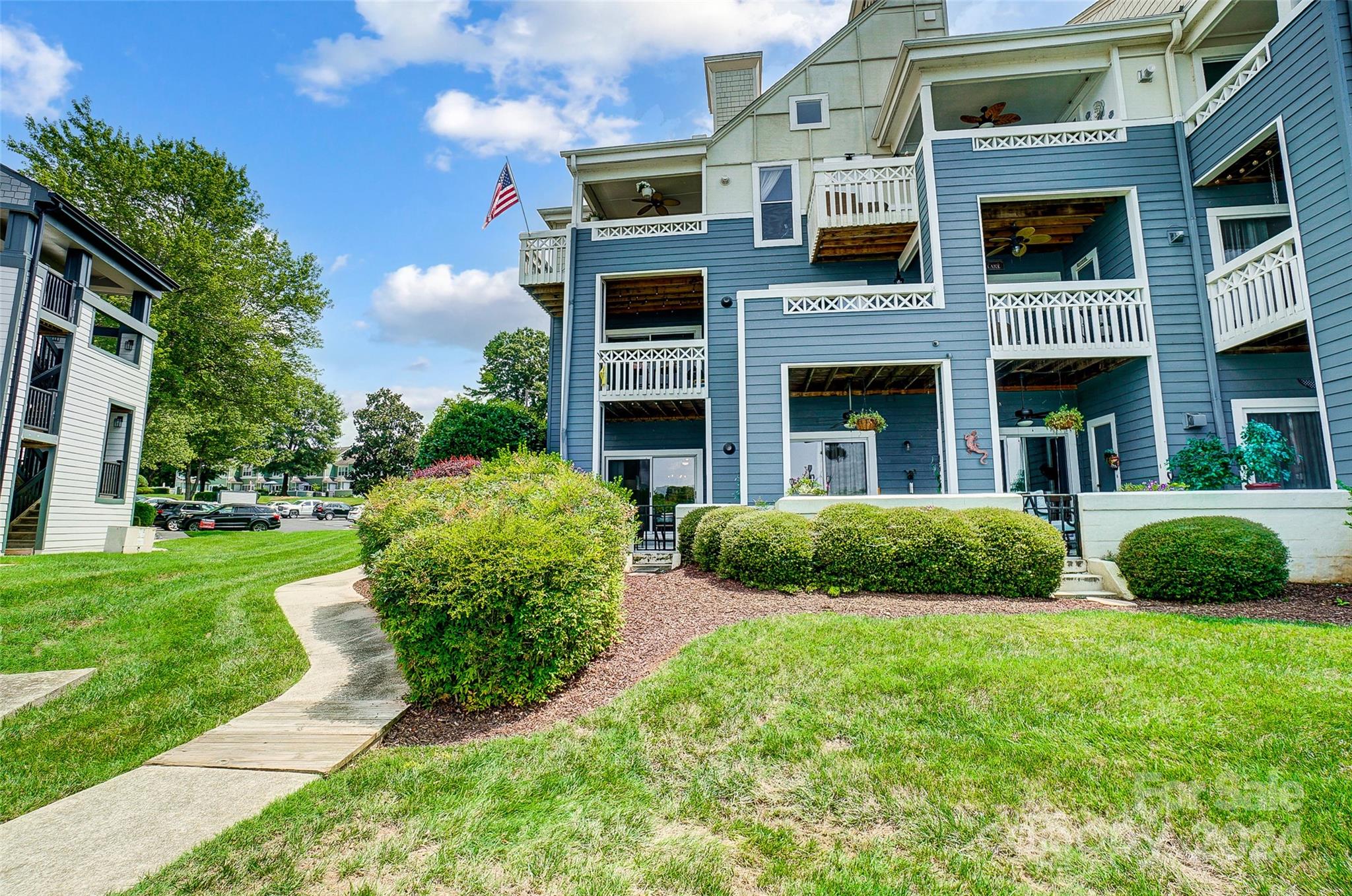 VINEYARD POINT - Residential