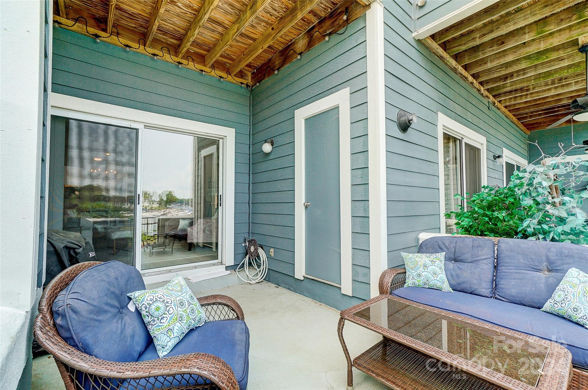 VINEYARD POINT - Residential