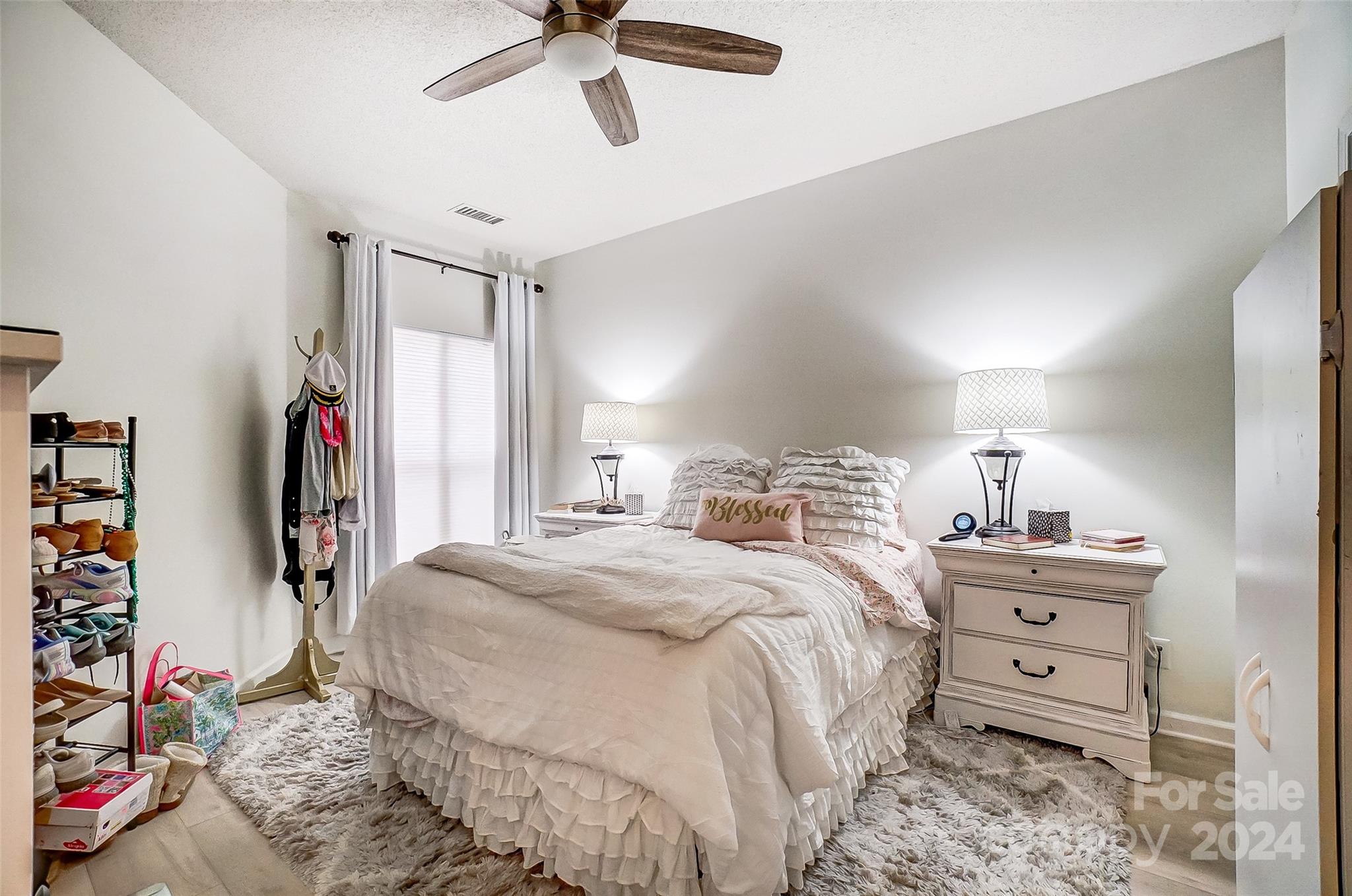 VINEYARD POINT - Residential
