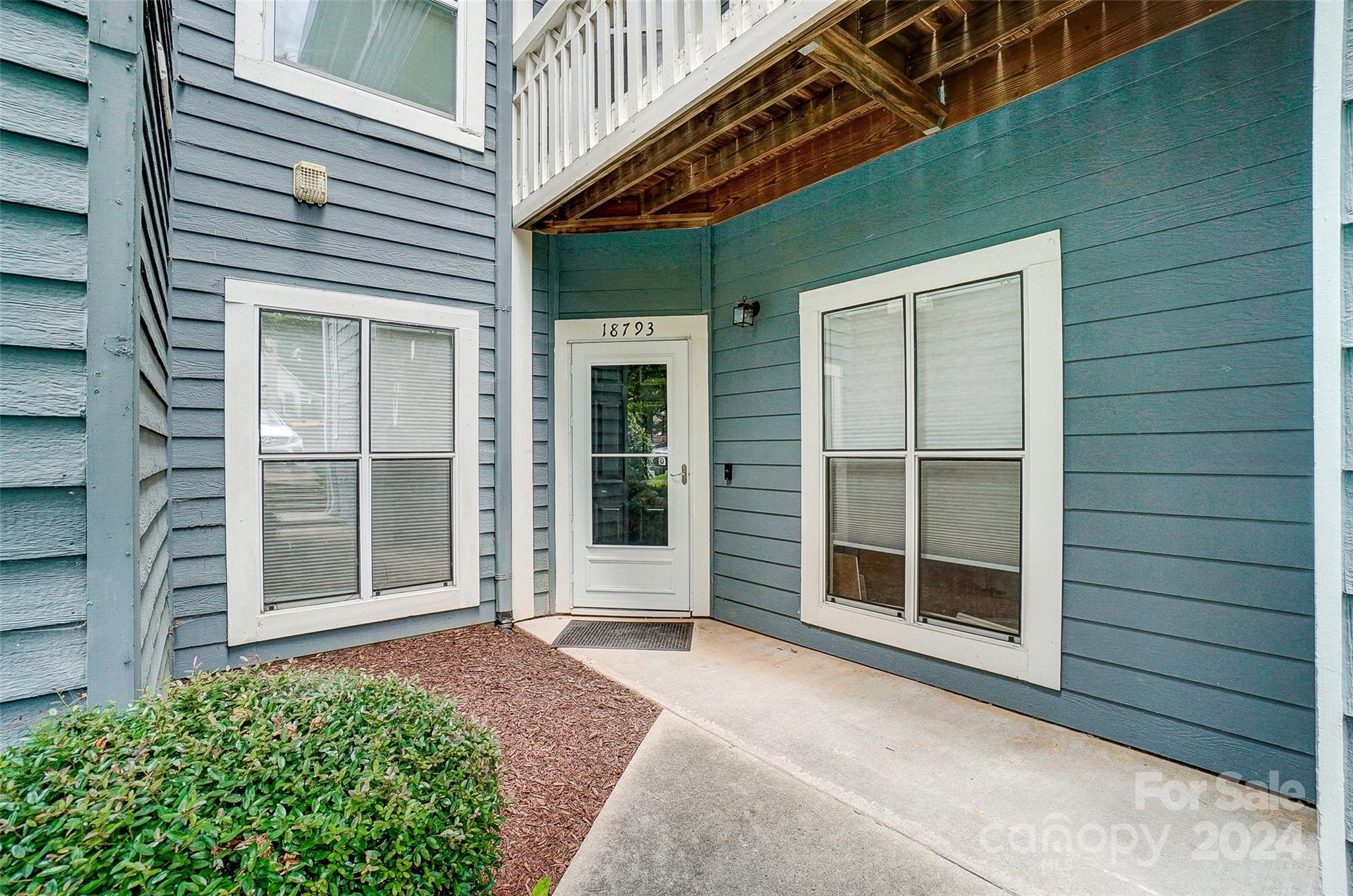 VINEYARD POINT - Residential