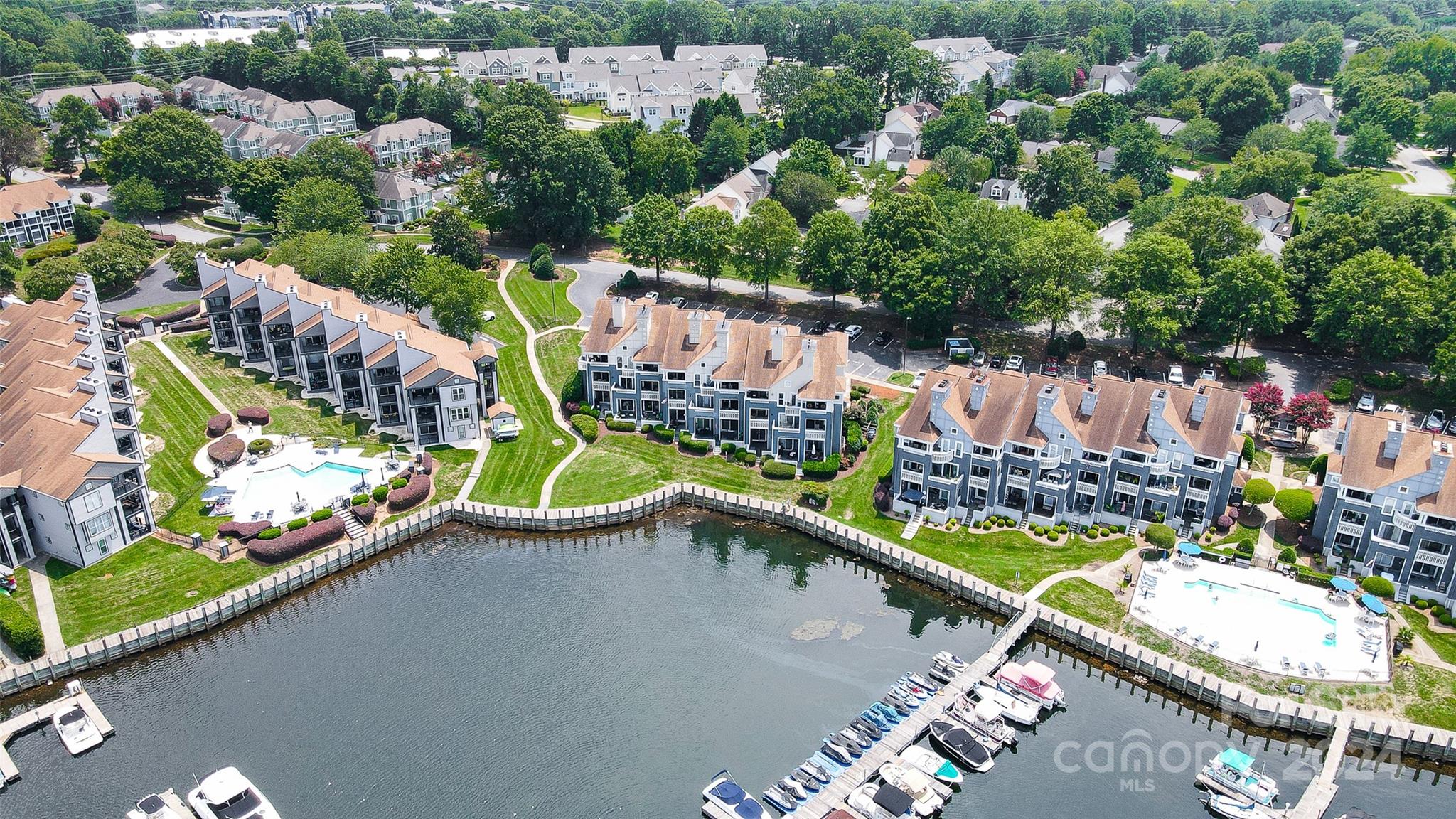 VINEYARD POINT - Residential