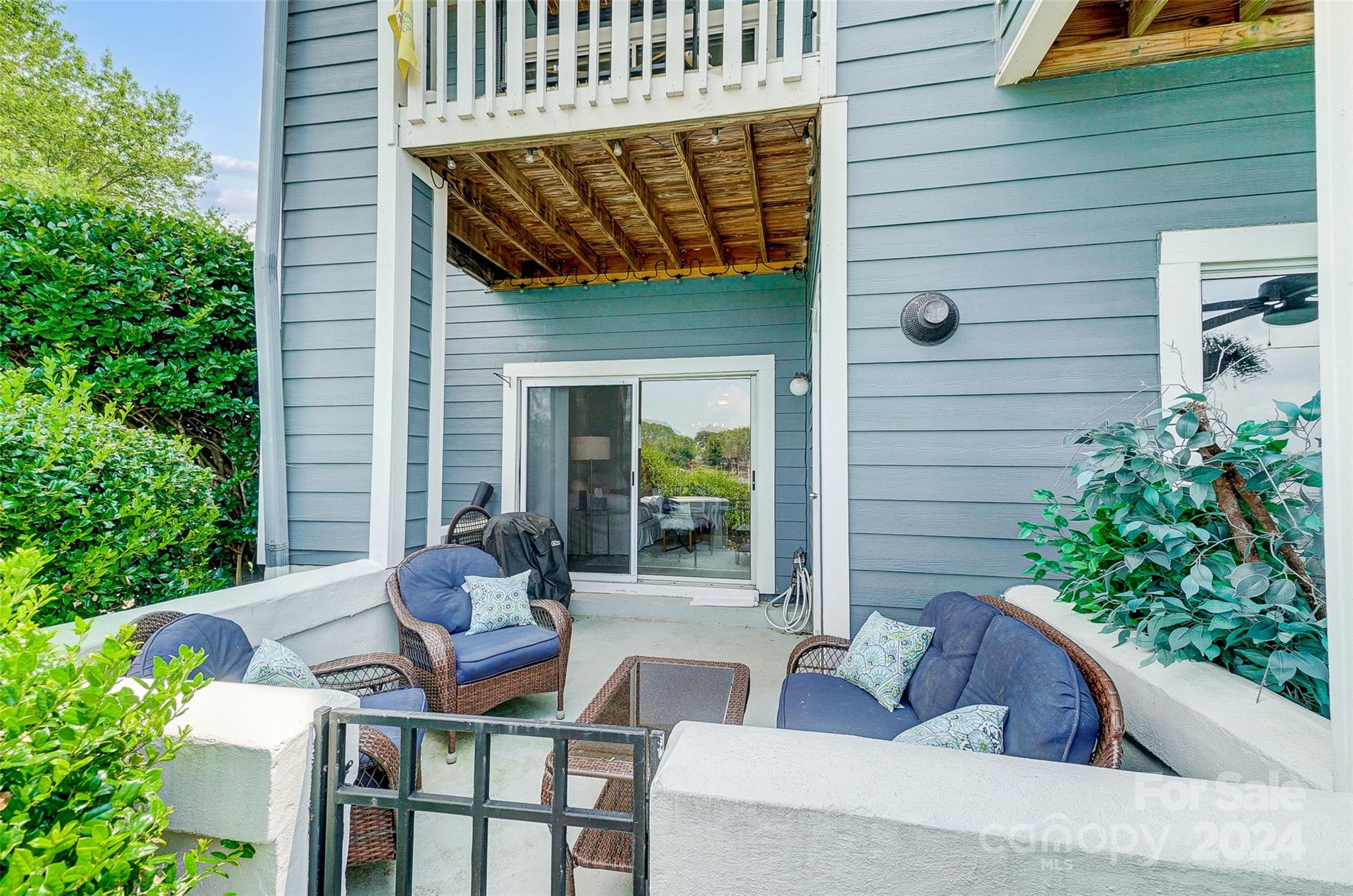 VINEYARD POINT - Residential