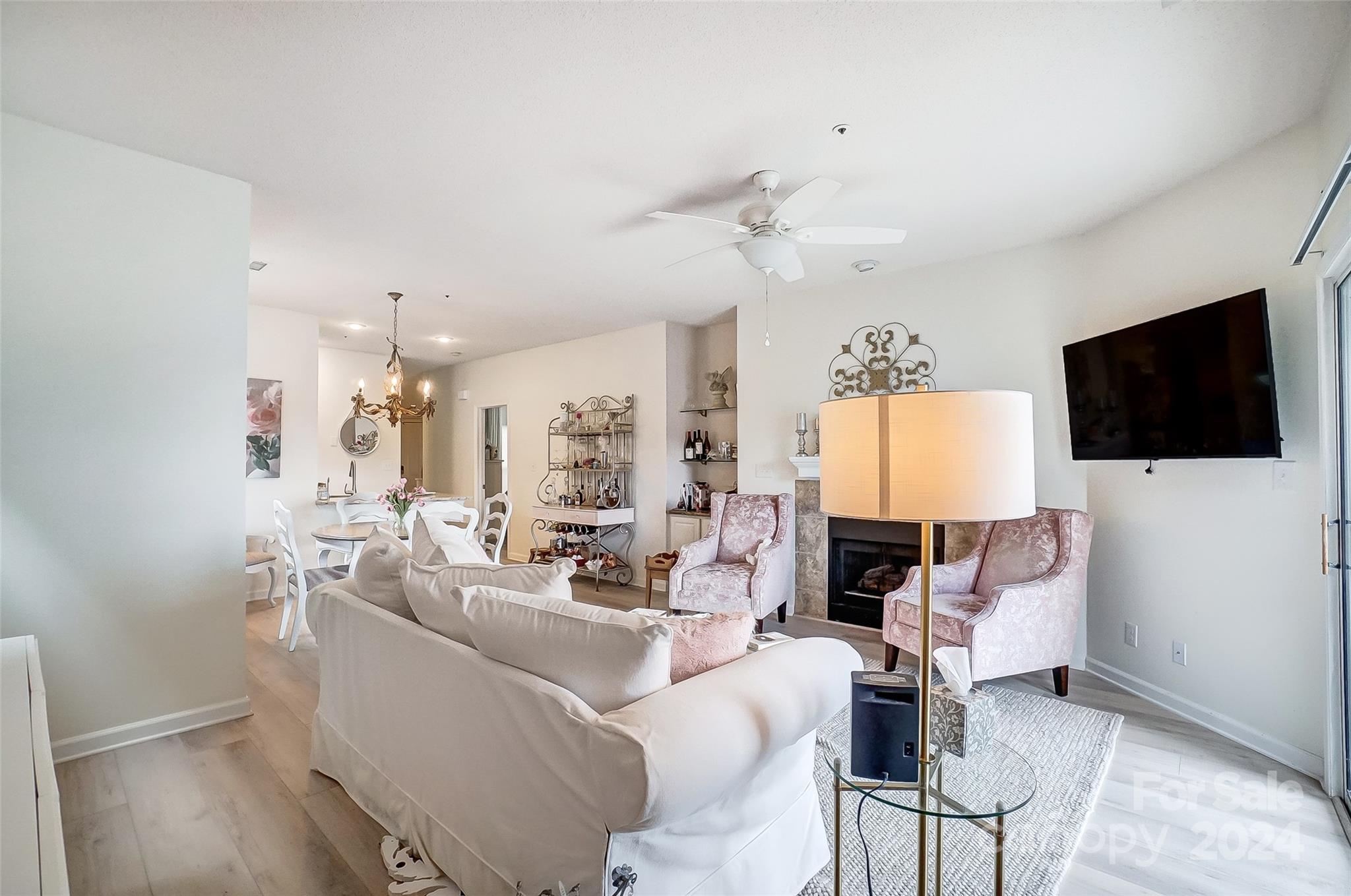 VINEYARD POINT - Residential