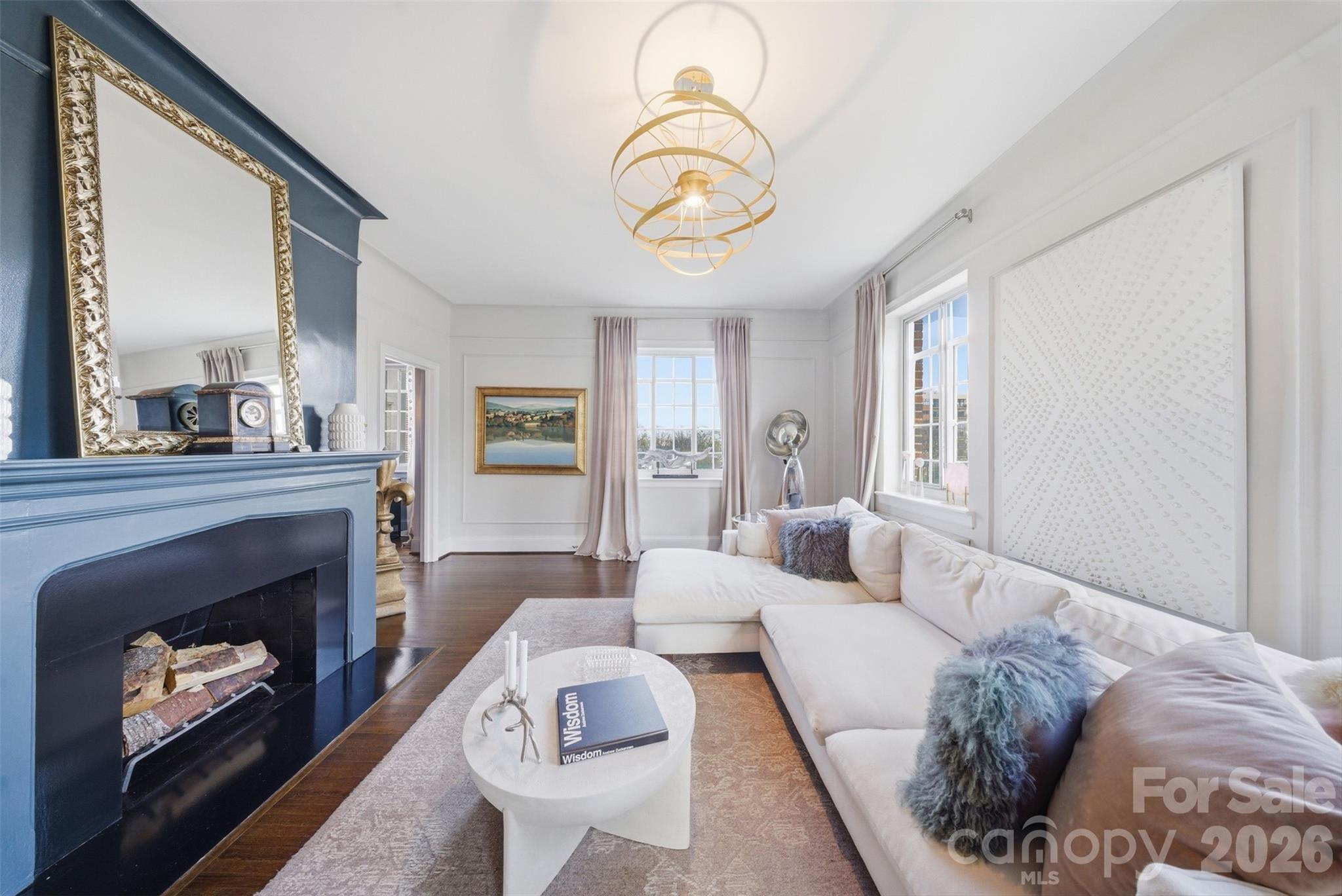 301 W 10th Street 401