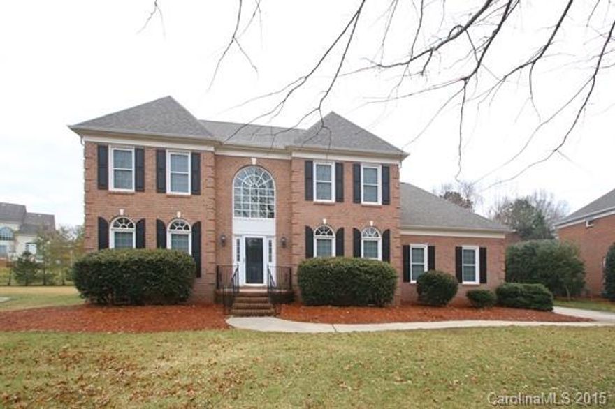 Beautiful brick home in South Charlotte, in Country Club Estates Community! Formal living and dining room. Great room features fireplace, built in book shelves and hardwood flooring. Marvelous kitchen with granite counters, stainless steel appliances and island. Great sun room with tiled flooring and french doors. Great fenced in back yard.