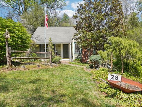 28 Kensington Drive Asheville NC 28805