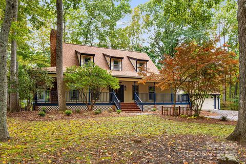 Photo of 8 Indian Ridge Road, Asheville, NC 28803 (MLS # 4293240)