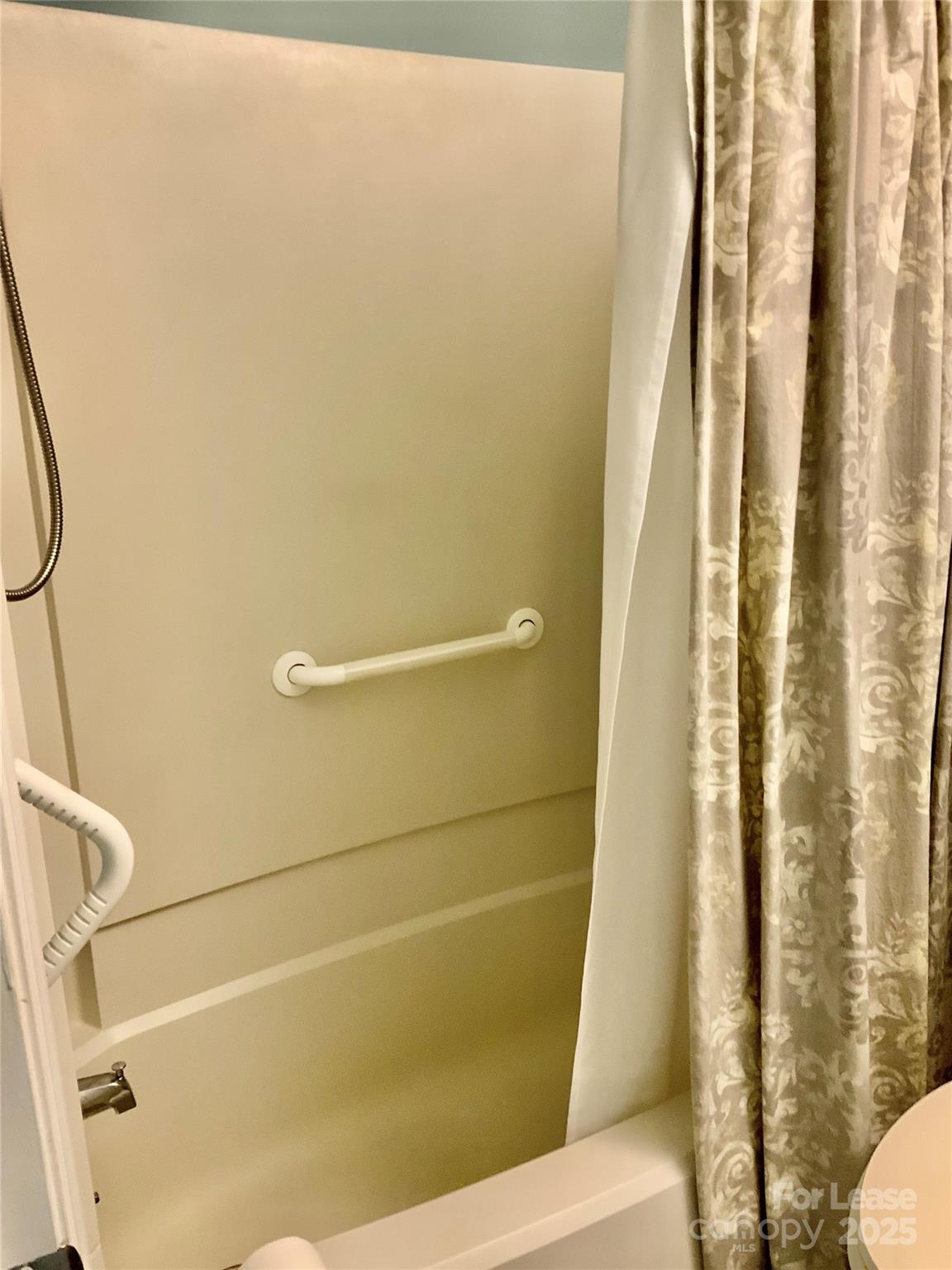 Carmel Chace - Residential Lease