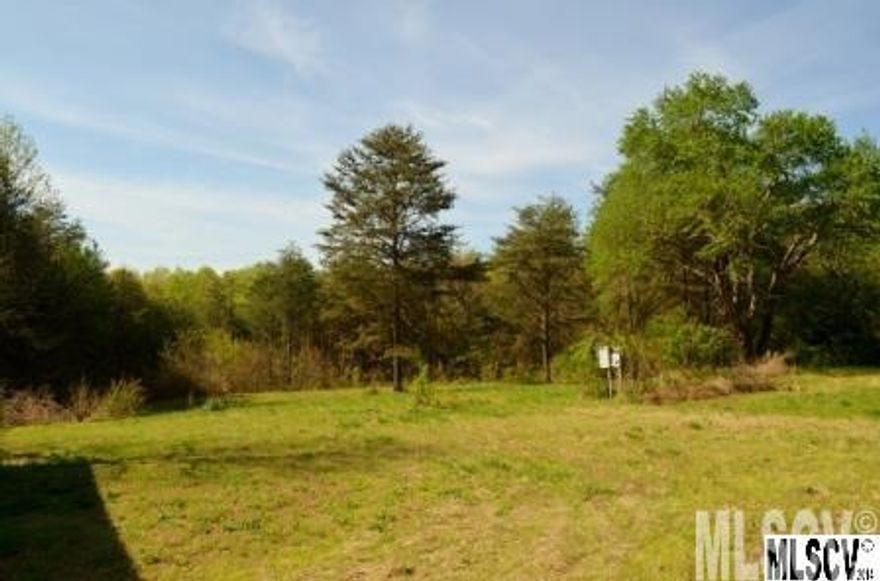 Acreage in Sherrills Ford area. Great building lot. Convenient to Concord, Huntersville and Mooresville. Near Lake Norman. Expected growth in area soon. Make an offer! Owner has water but does not know source of water. Appointment required to view property at all times.