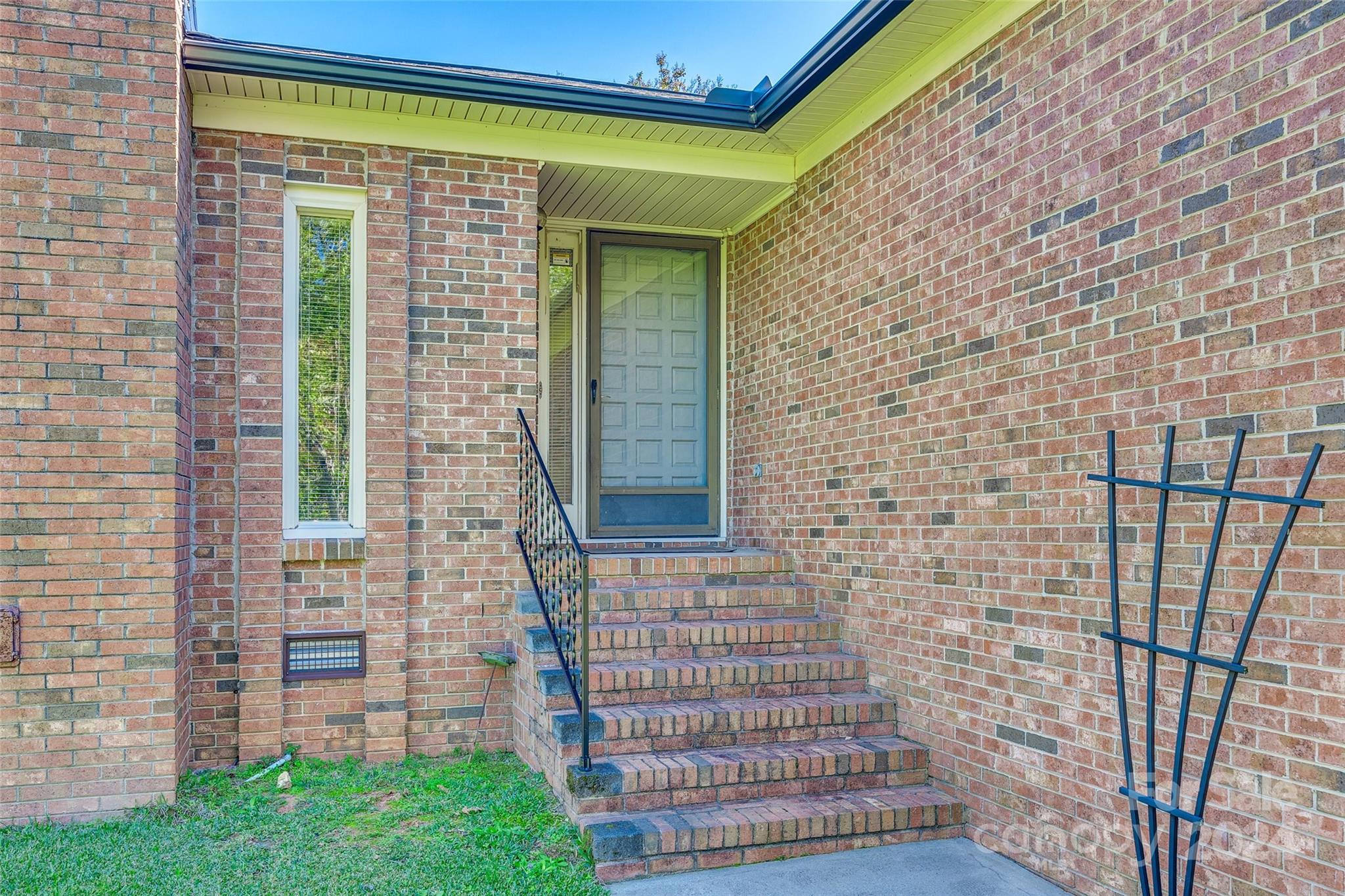 1725 Deer Run Road