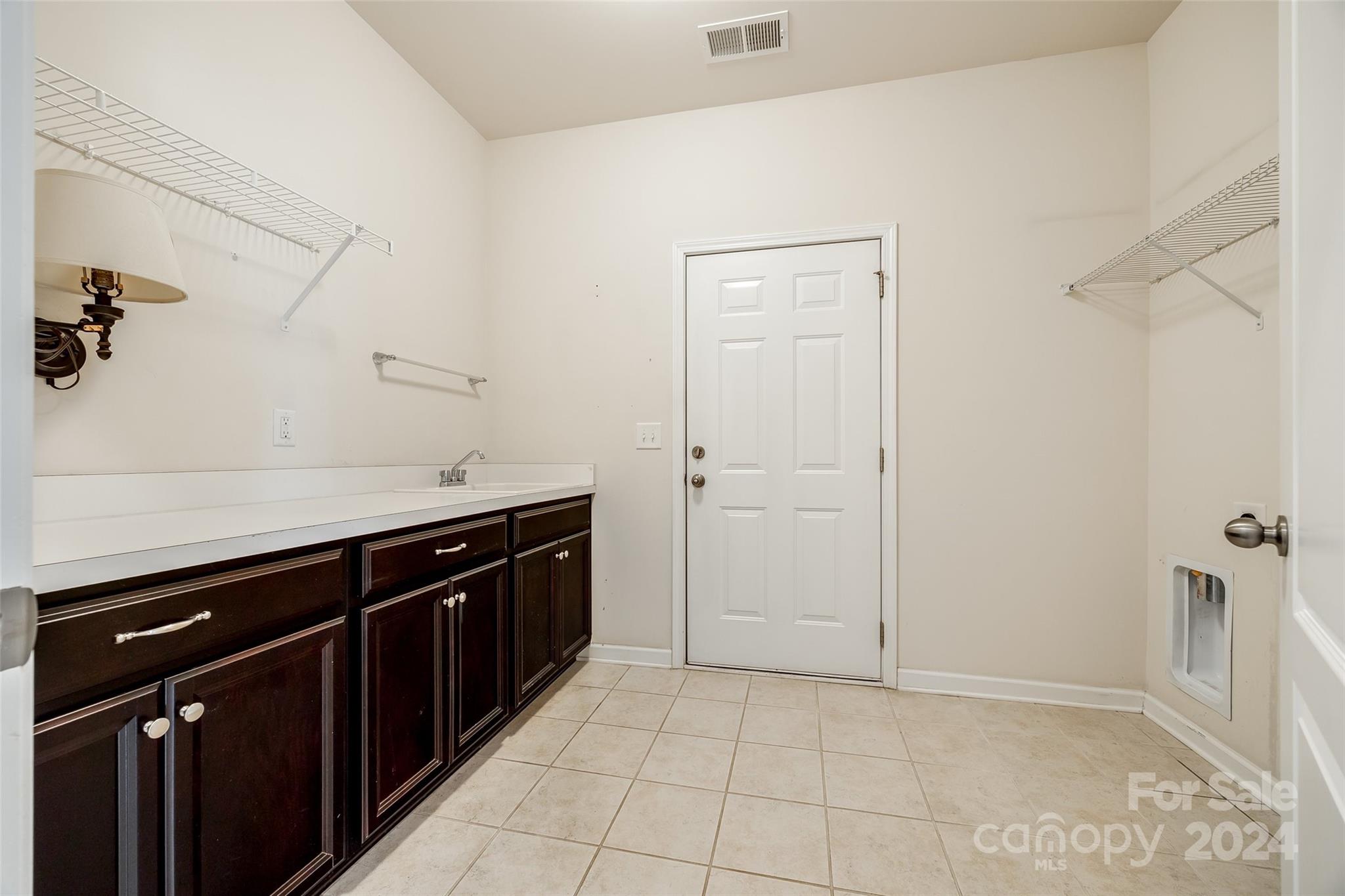 THE RETREAT AT RAYFIELD - Residential