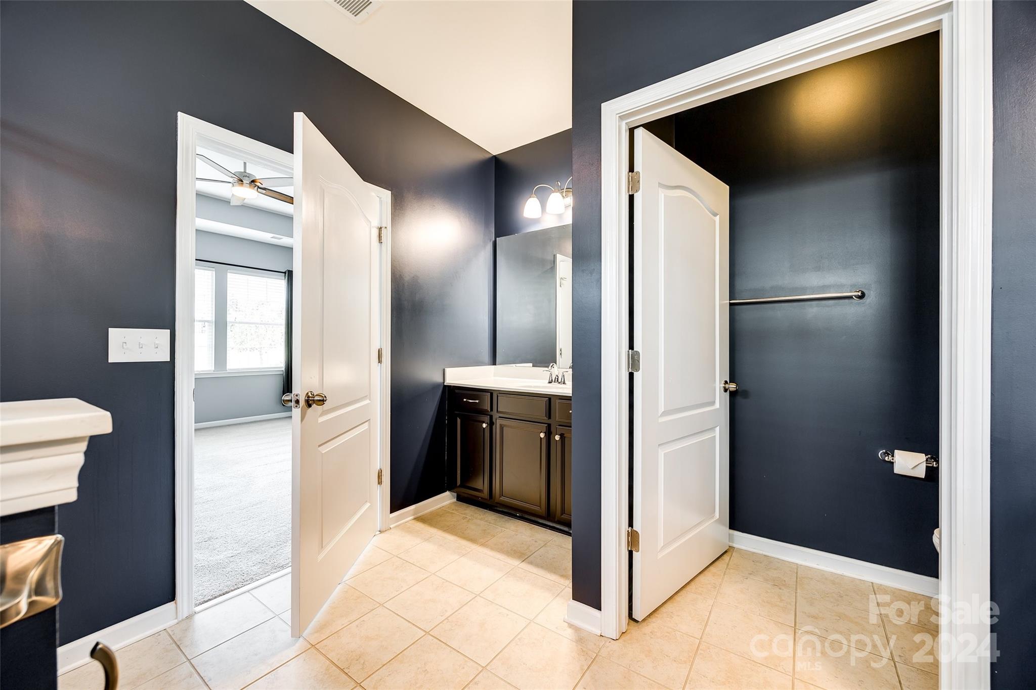 THE RETREAT AT RAYFIELD - Residential