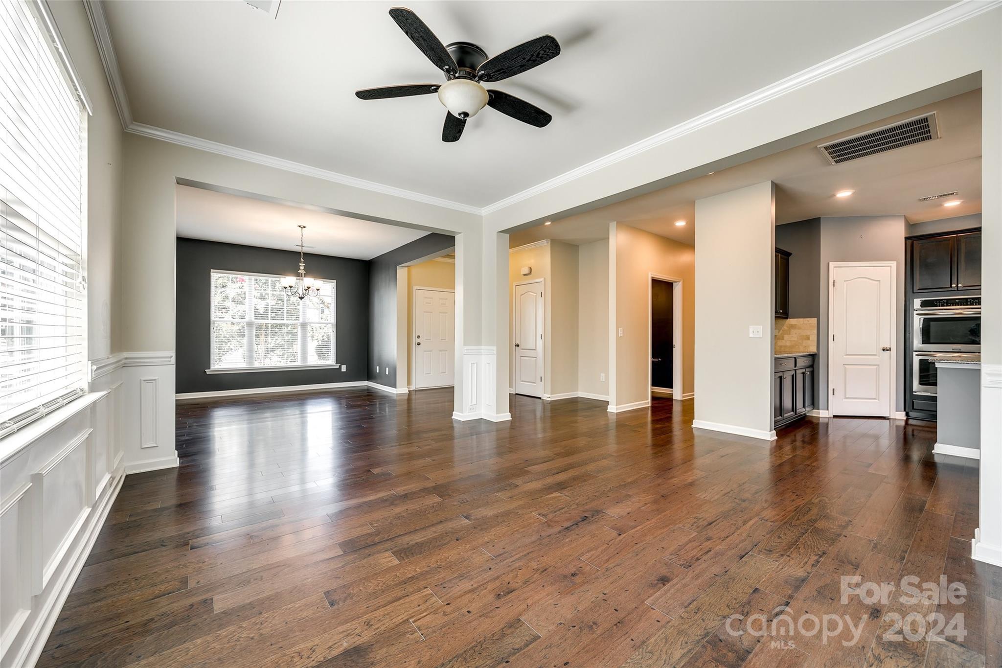 THE RETREAT AT RAYFIELD - Residential