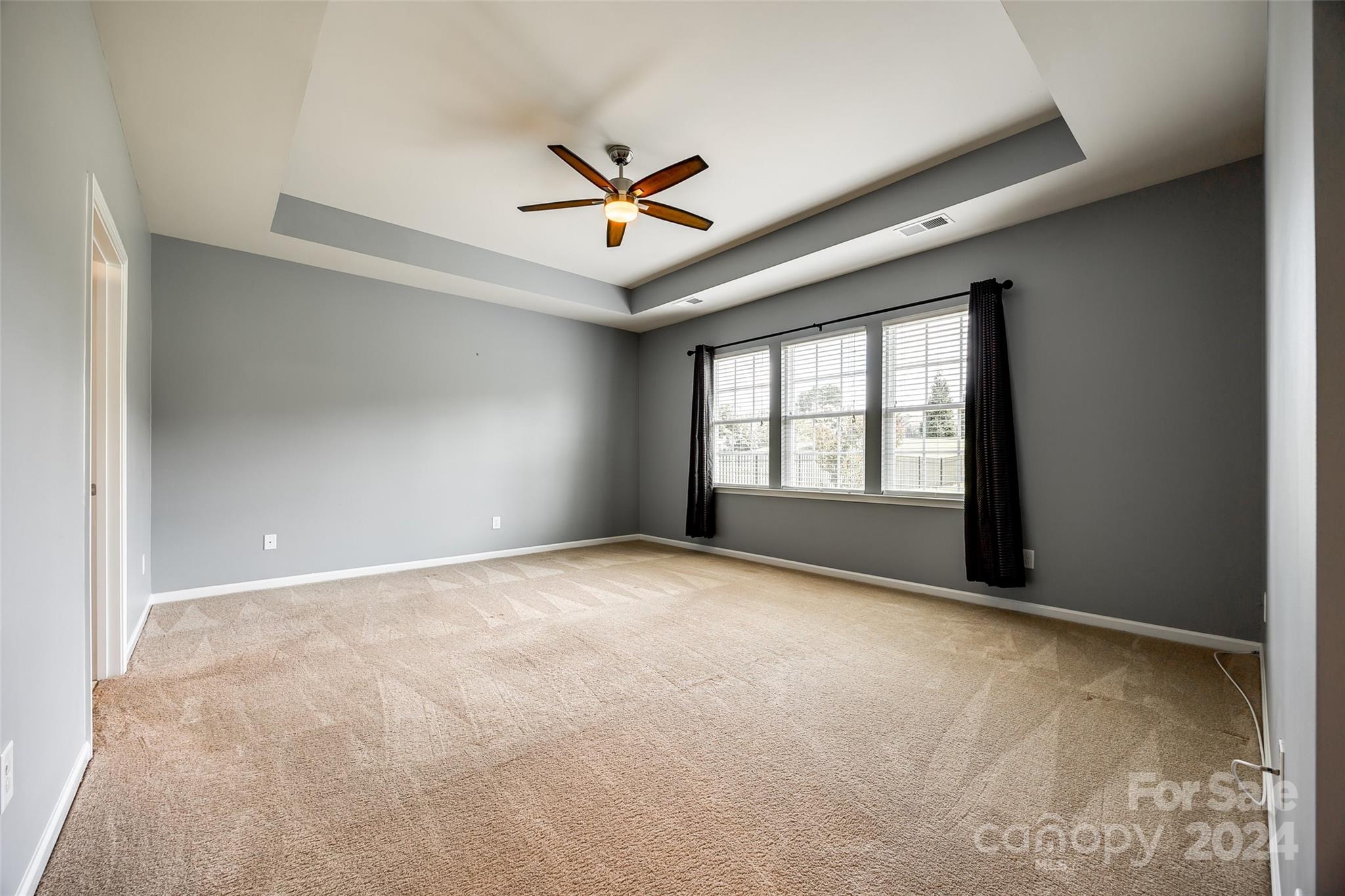 THE RETREAT AT RAYFIELD - Residential