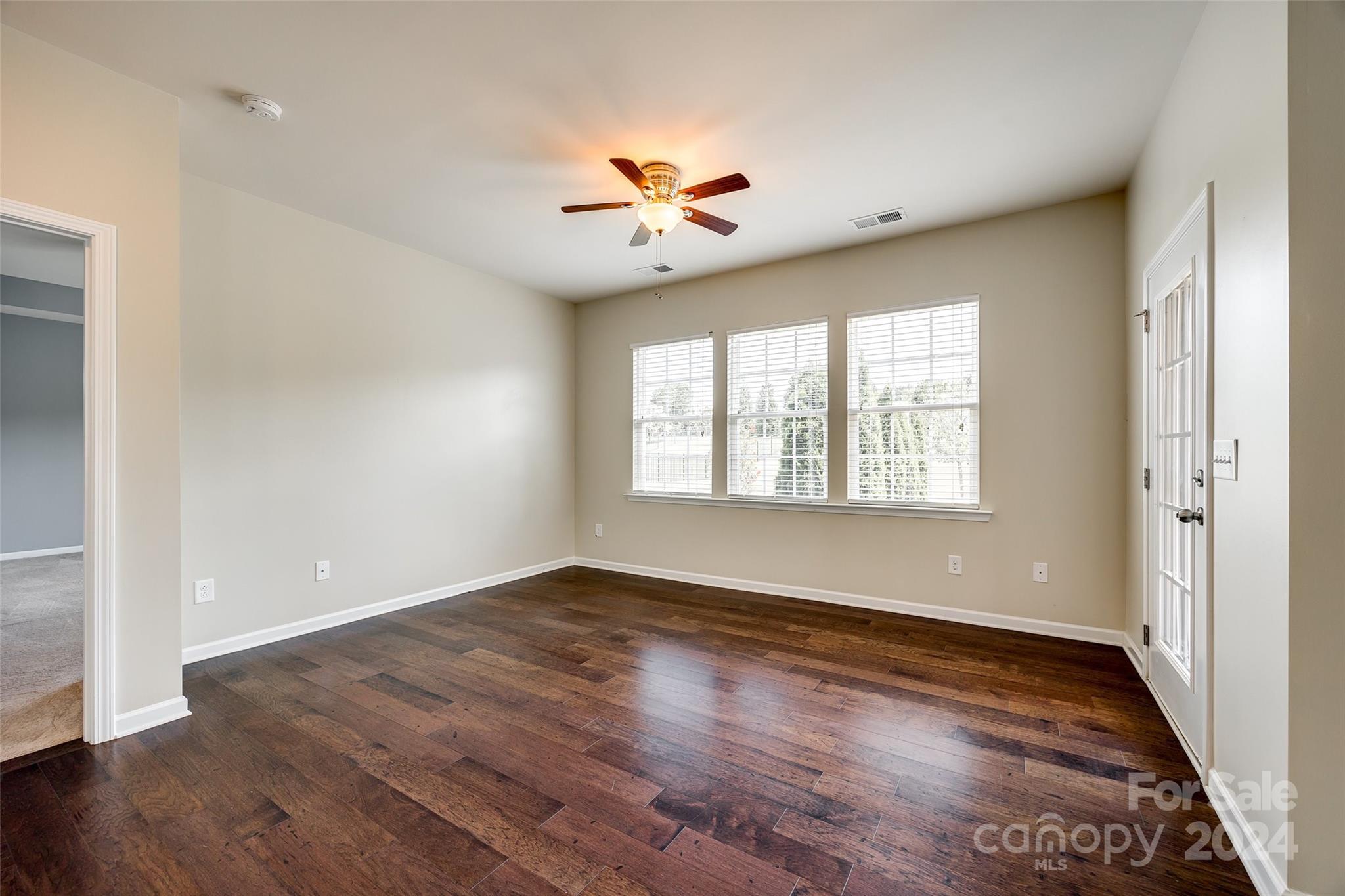 THE RETREAT AT RAYFIELD - Residential