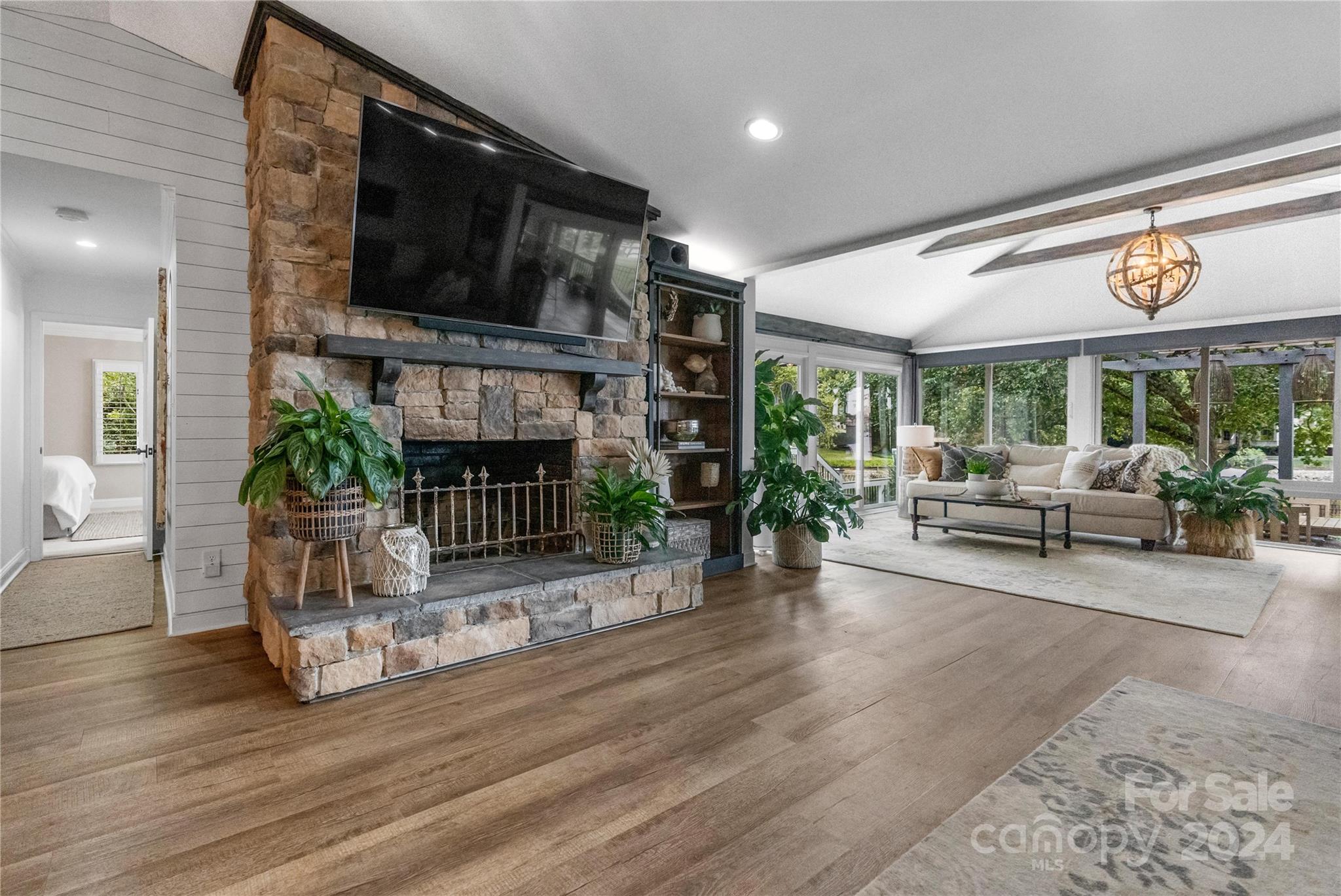 Point Largo - Residential