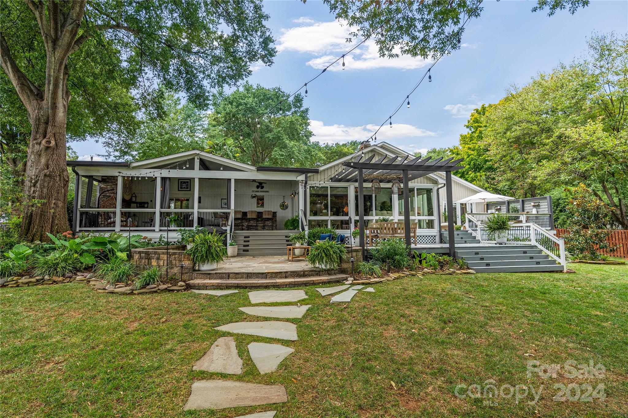 Point Largo - Residential