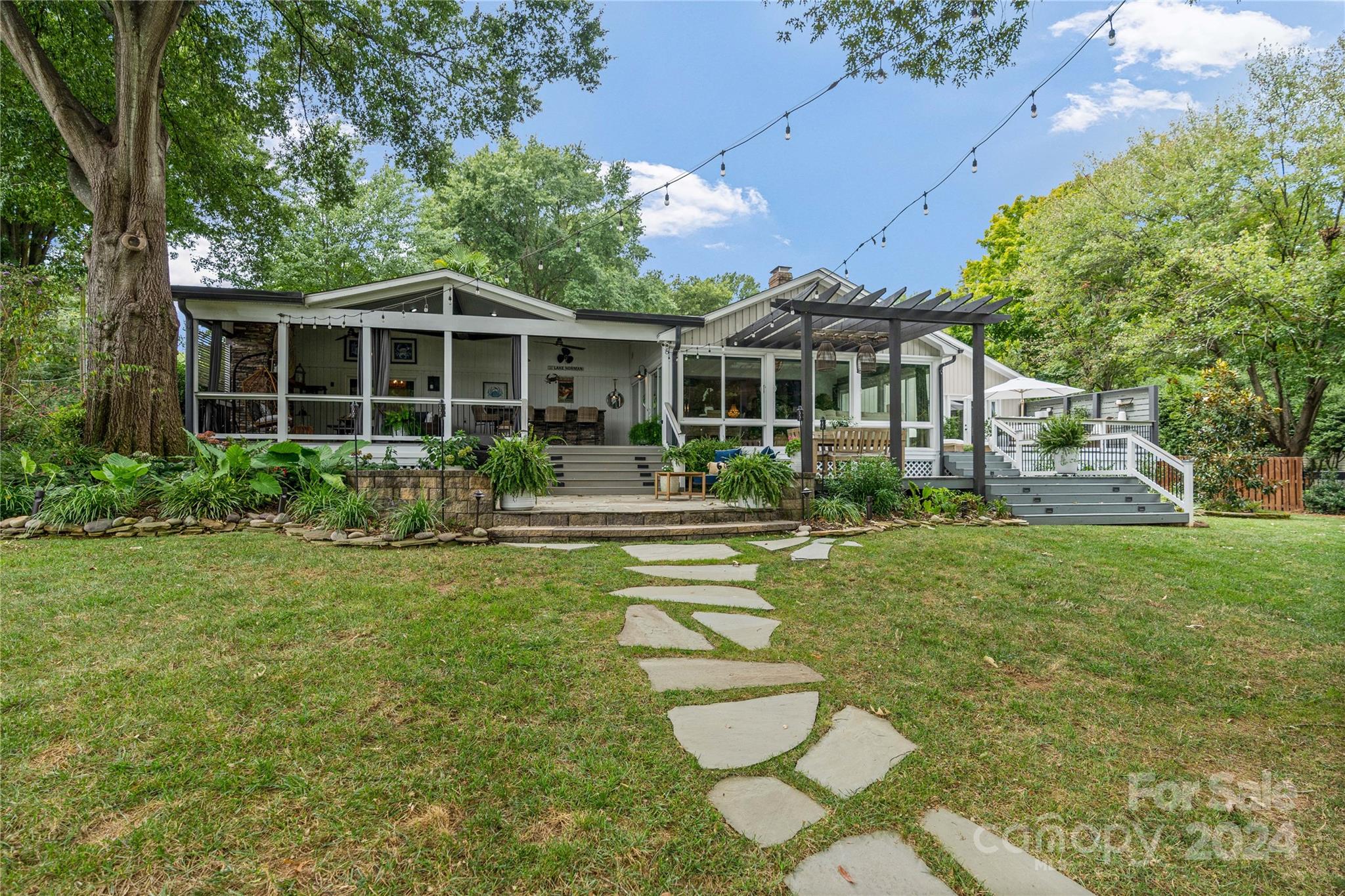 Point Largo - Residential