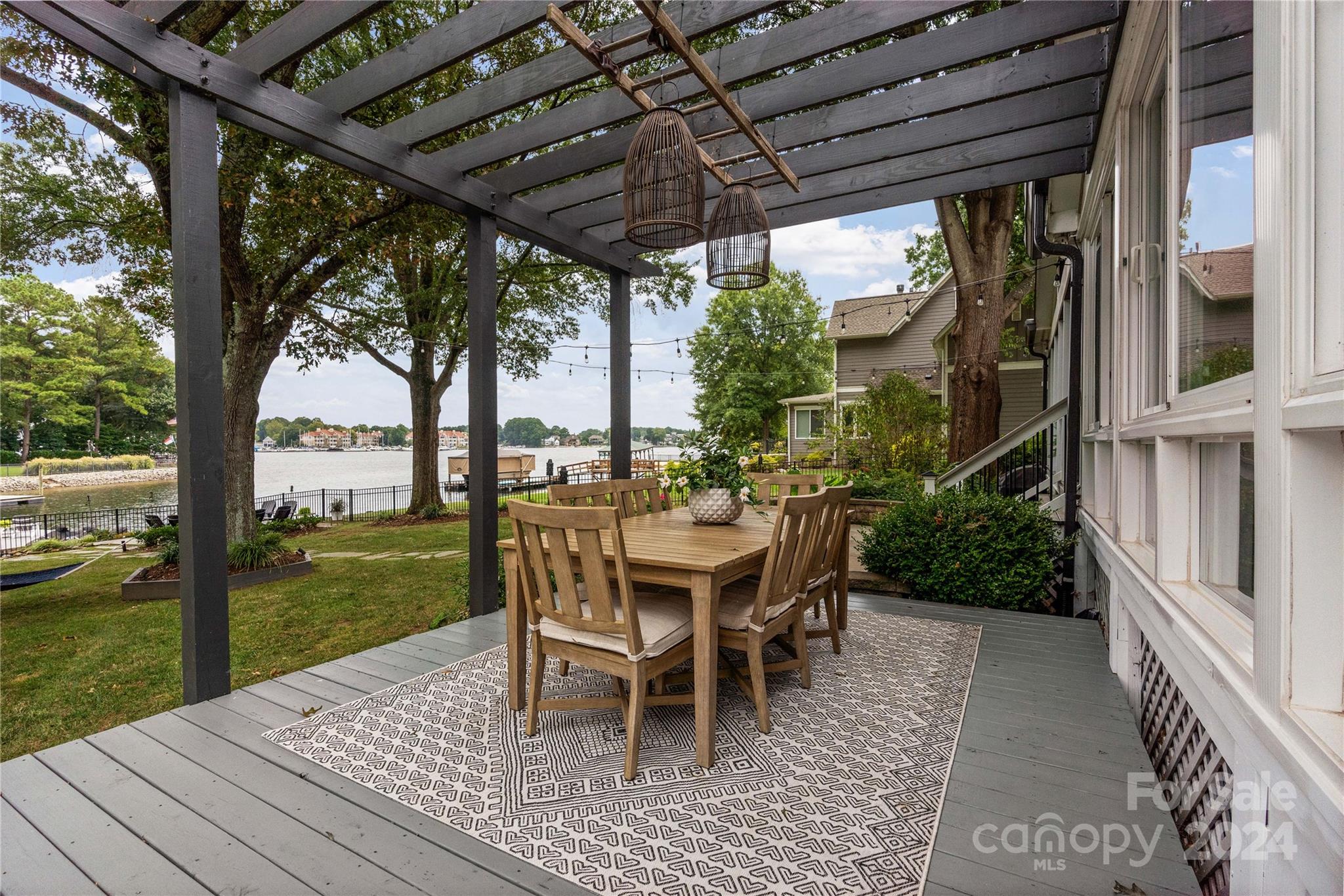 Point Largo - Residential