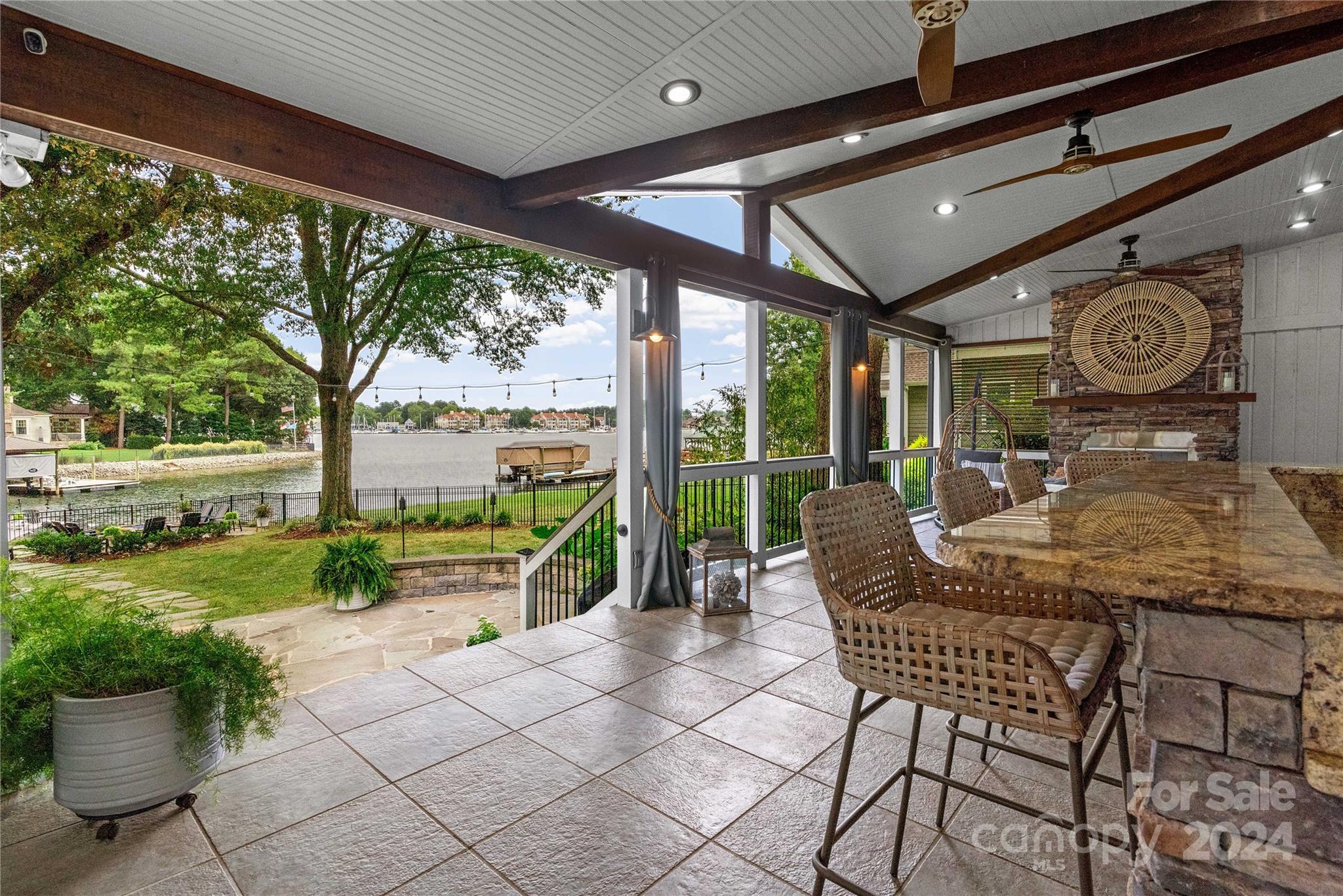 Point Largo - Residential