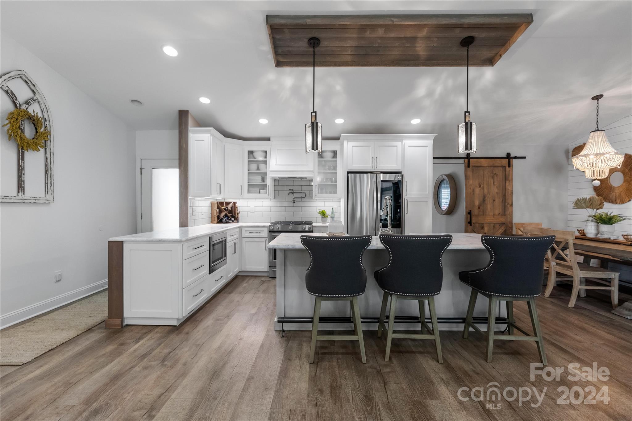 Point Largo - Residential