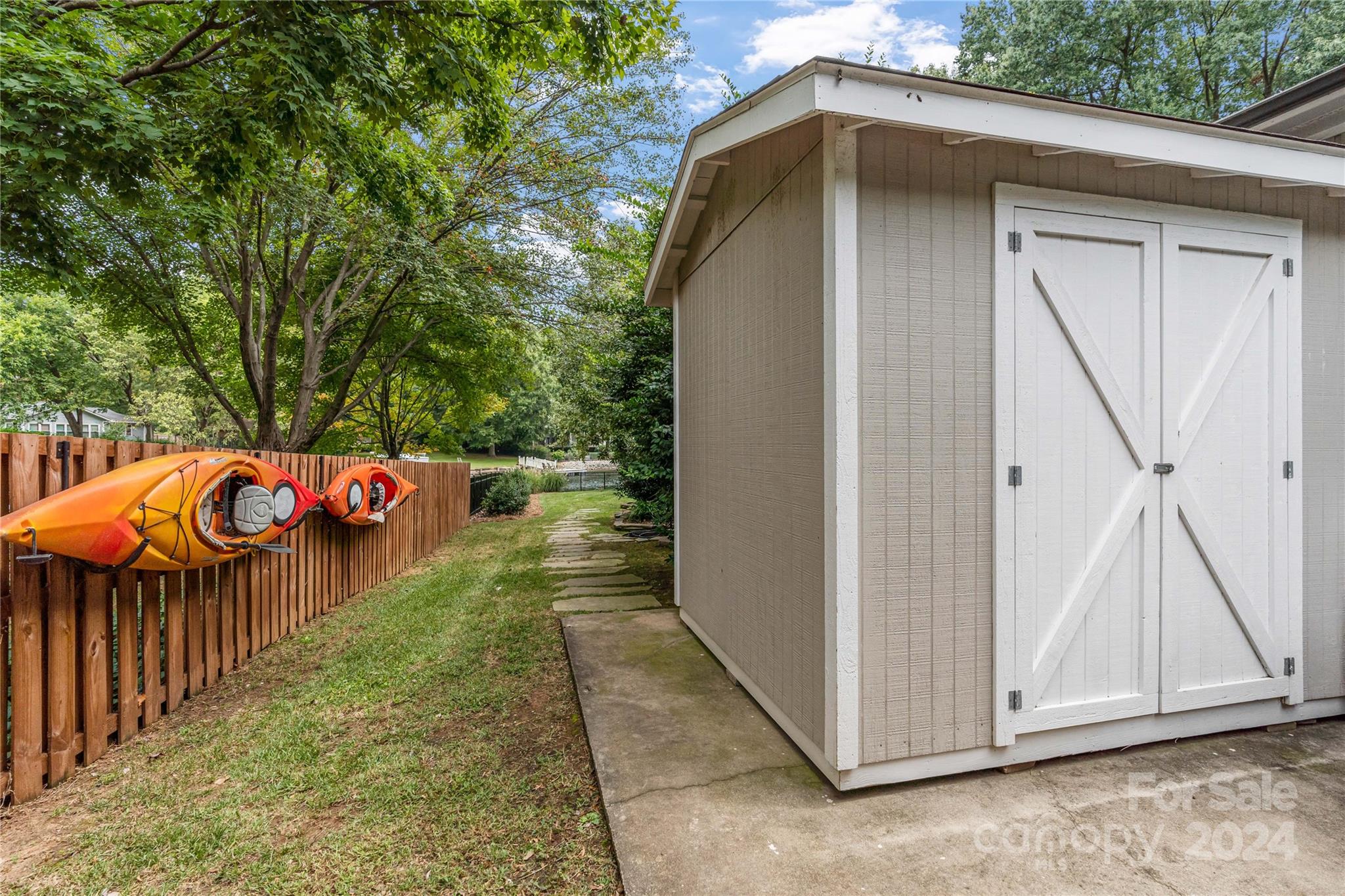 Point Largo - Residential