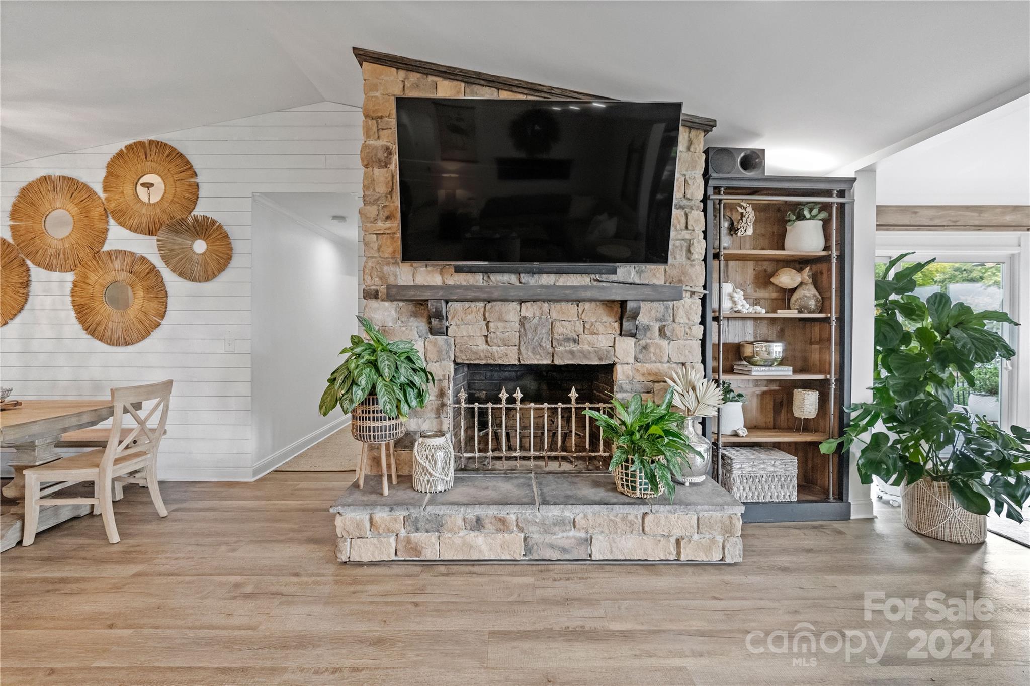 Point Largo - Residential