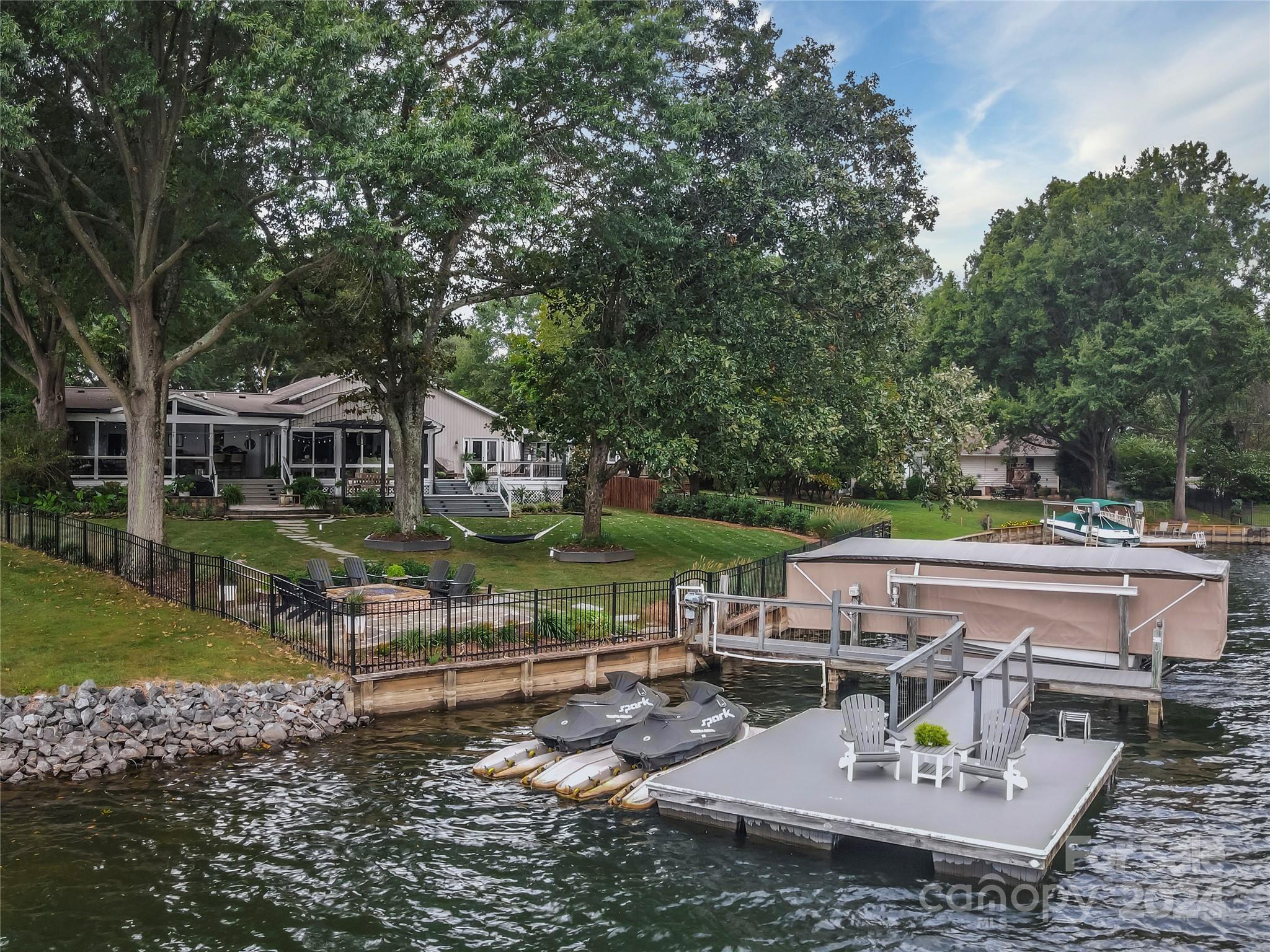 Point Largo - Residential