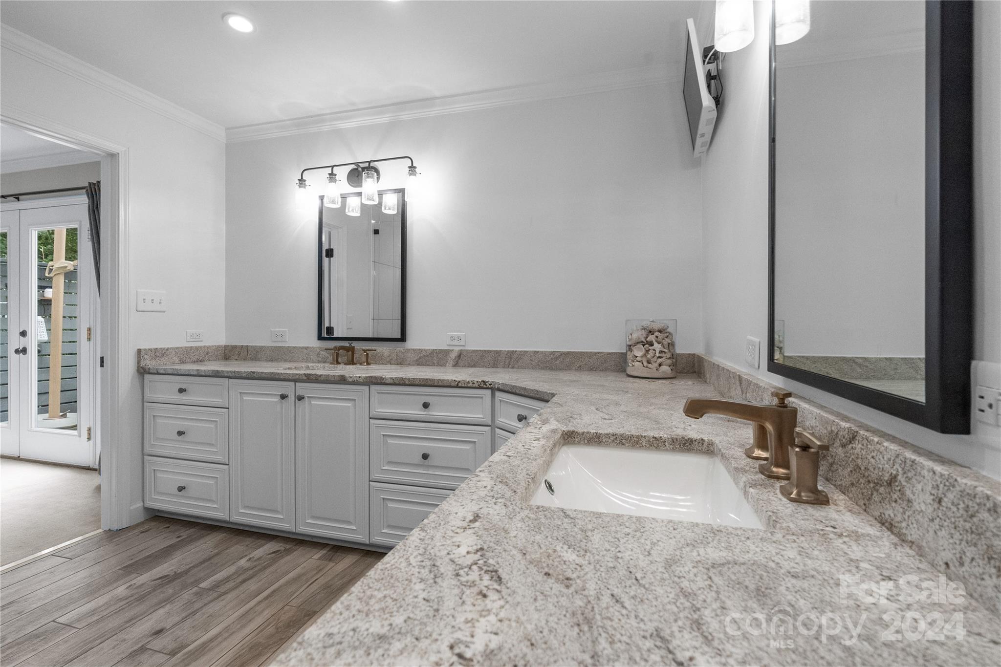 Point Largo - Residential