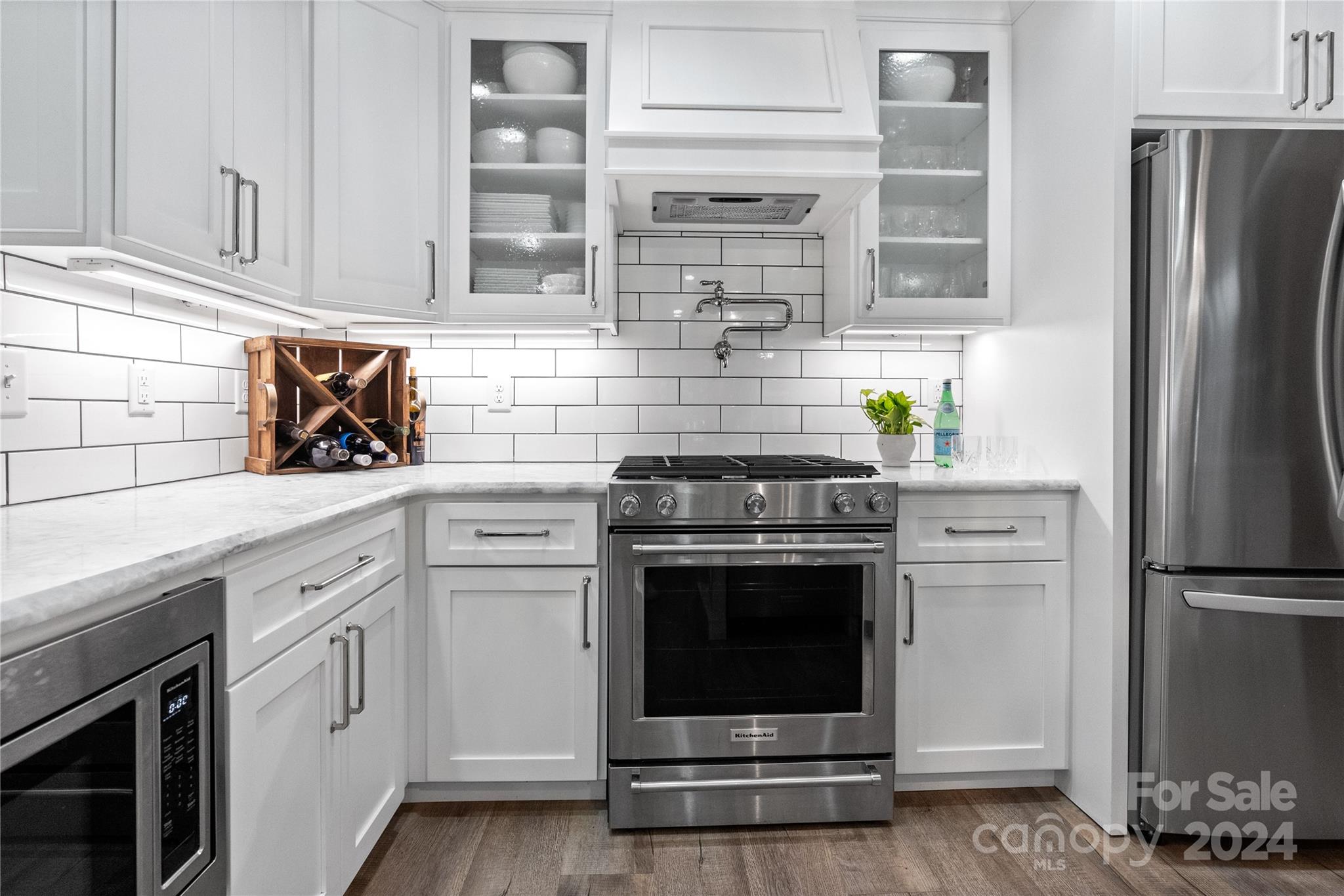 Point Largo - Residential